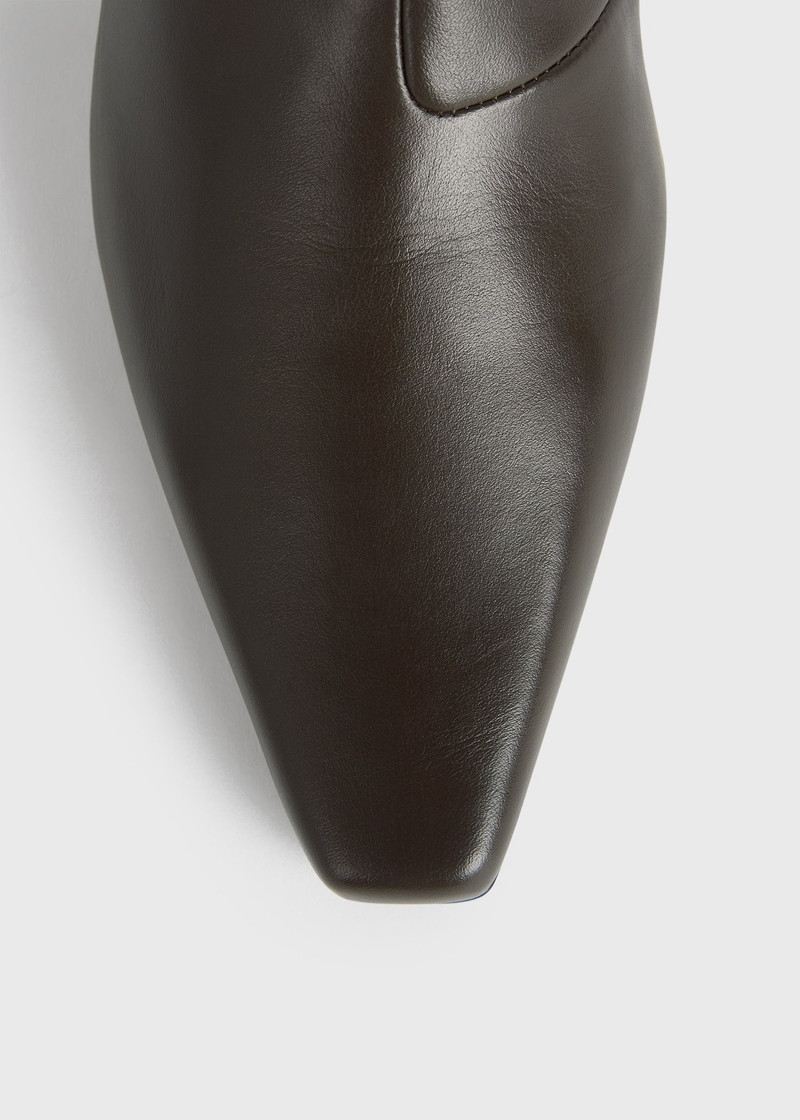 The Slim Knee-High Boot bark 7