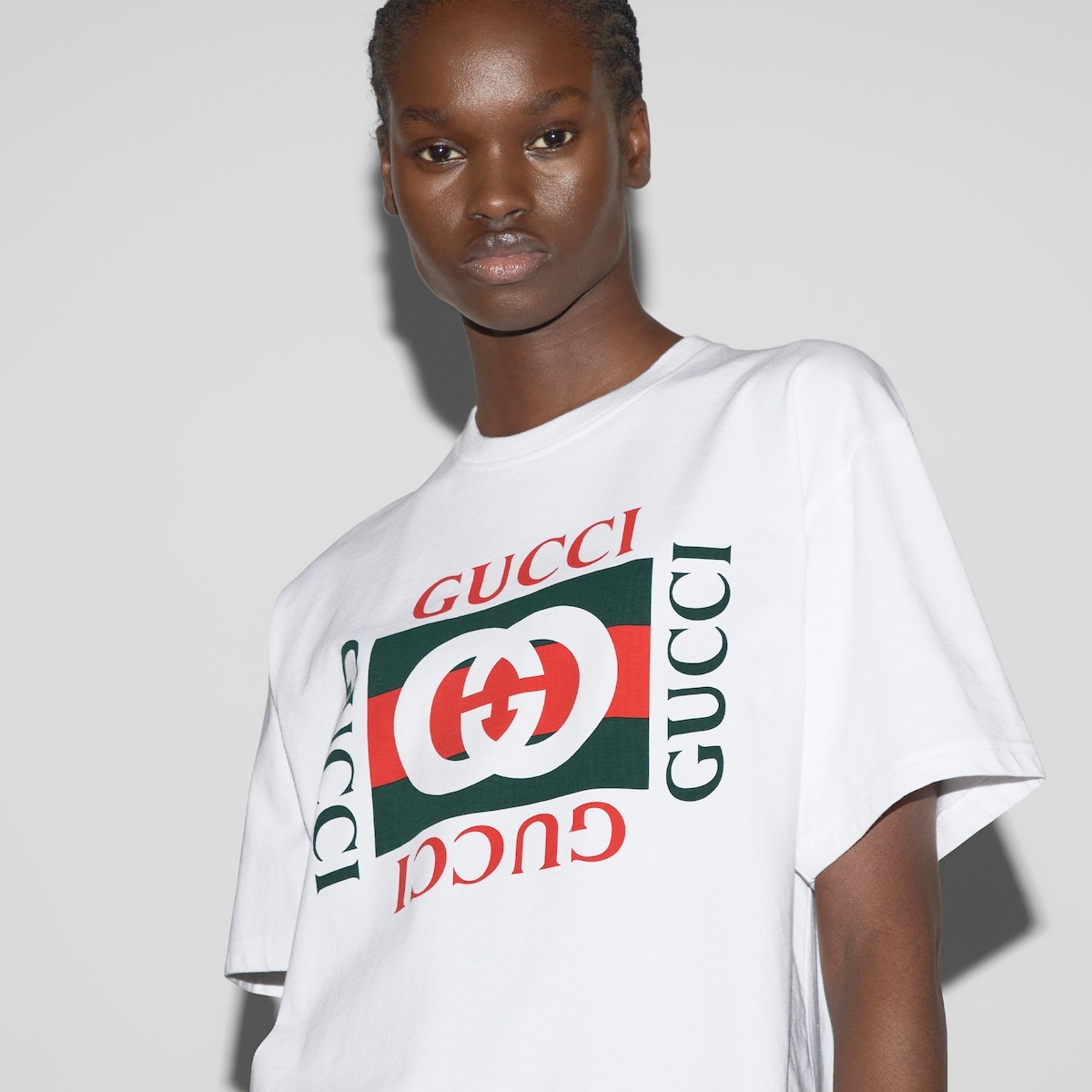 GUCCI Tシャツ Cotton jersey T-shirt with embroidery in white | GUCCI® US