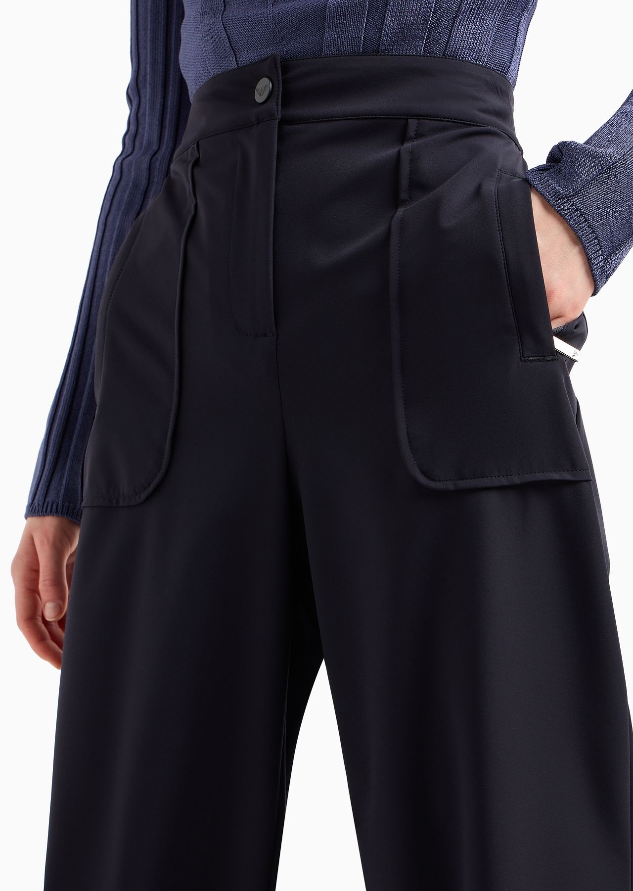 Shiny, stretch fabric cargo trousers - 5