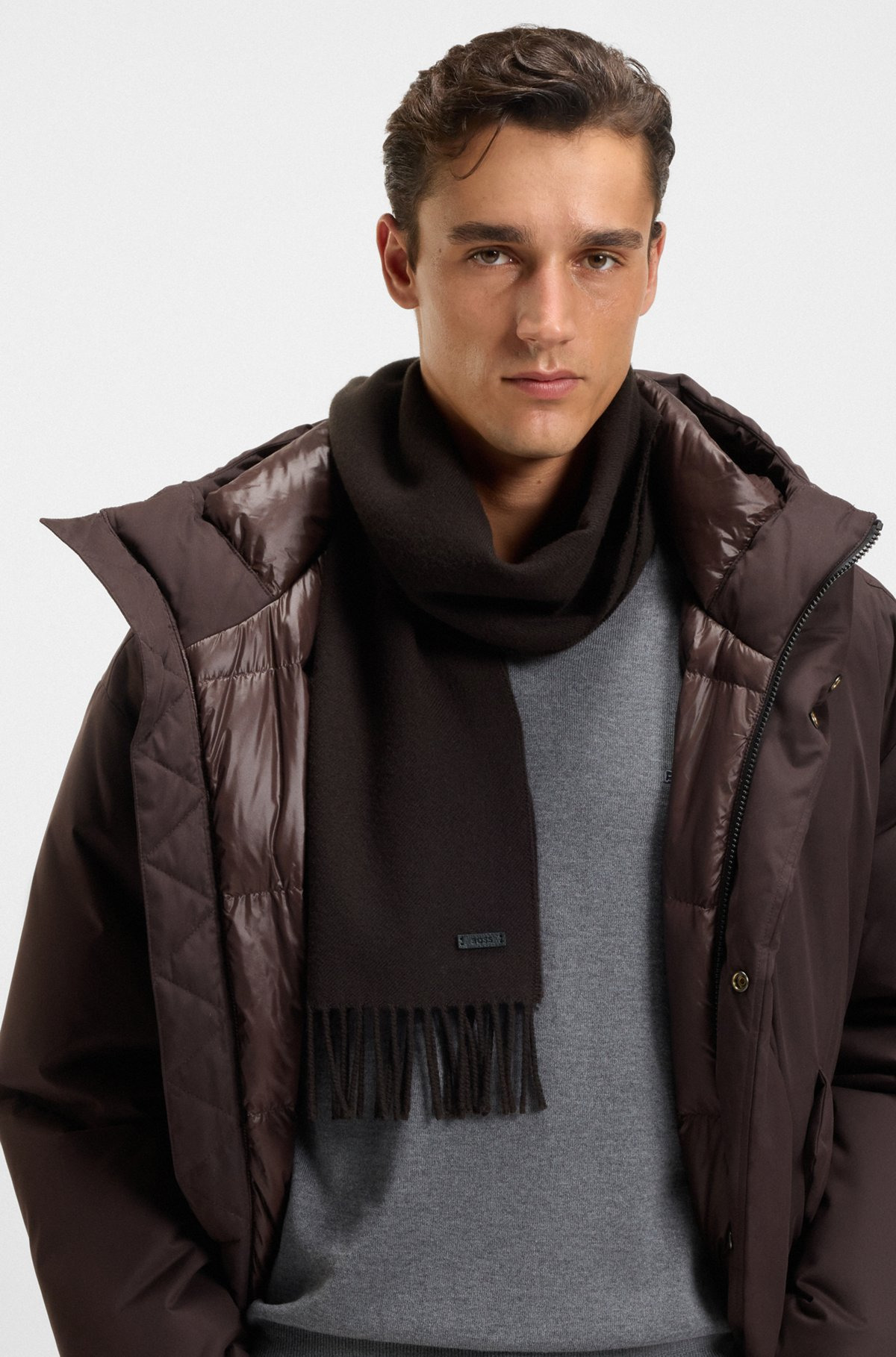 ITALIAN-MADE SCARF IN WOOL WITH LOGO PATCH - 3