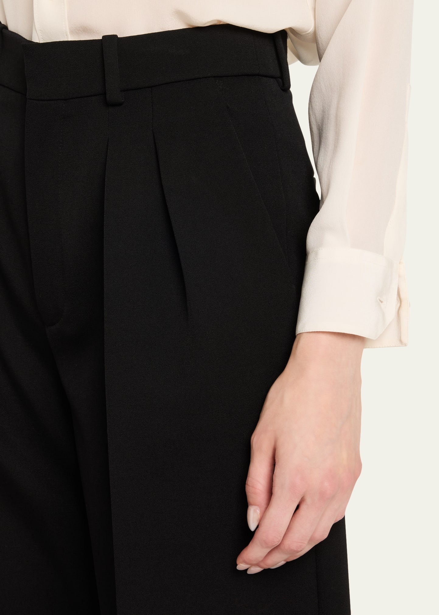 Pleated Tailored Bermuda Shorts - 5
