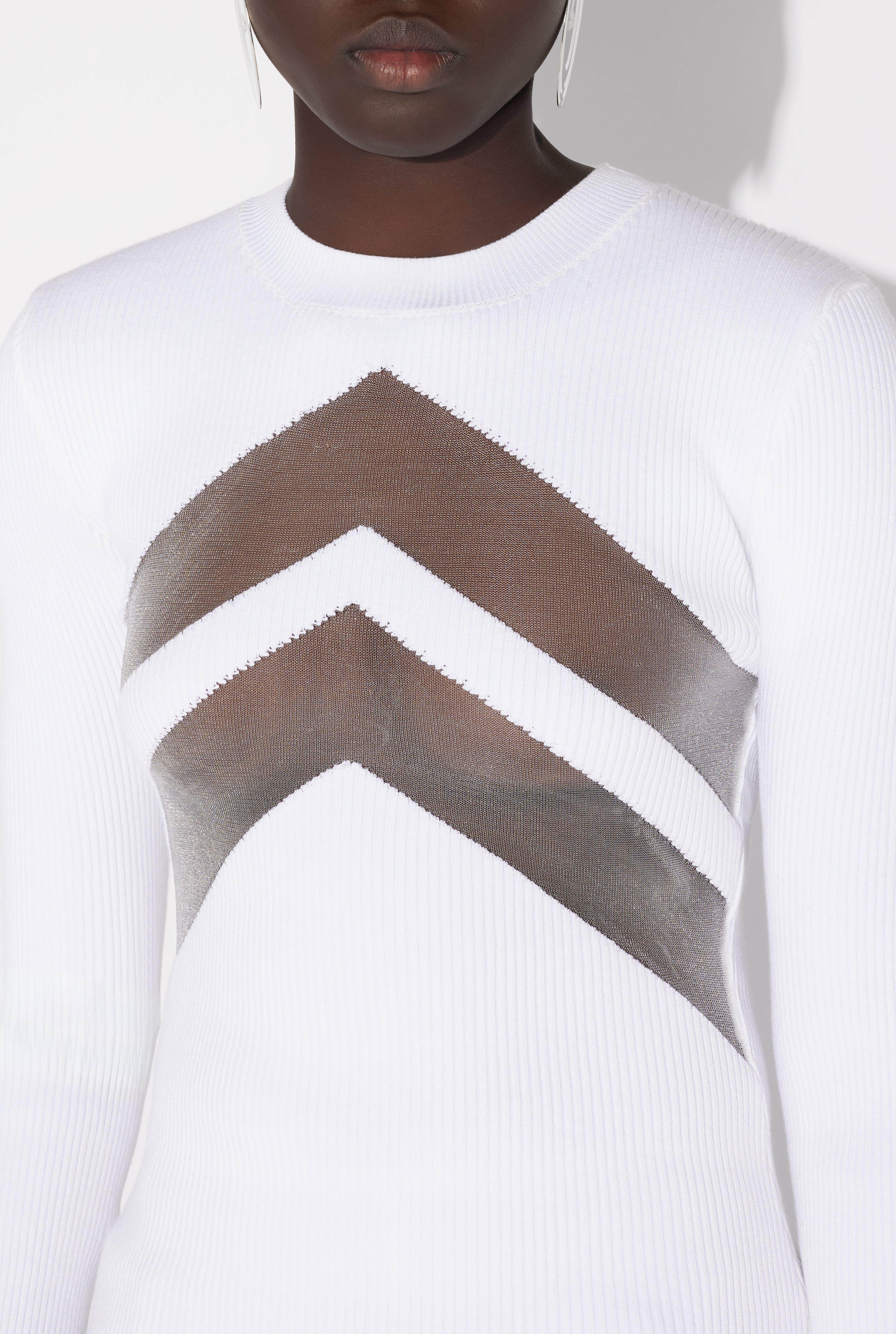 THE WHITE TOP WITH CHEVRONS - 4
