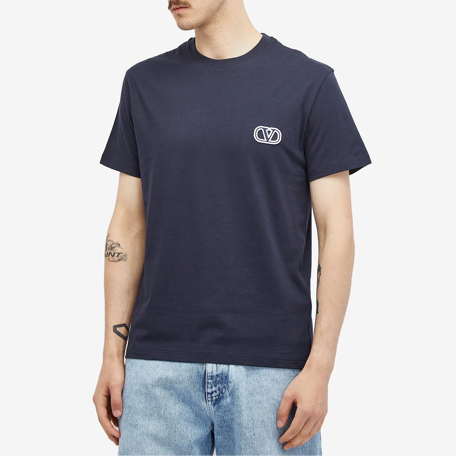関税込【Valentino】Small V Logo T Shirt Valentino Valentino Small V Logo T Shirt | endclothing