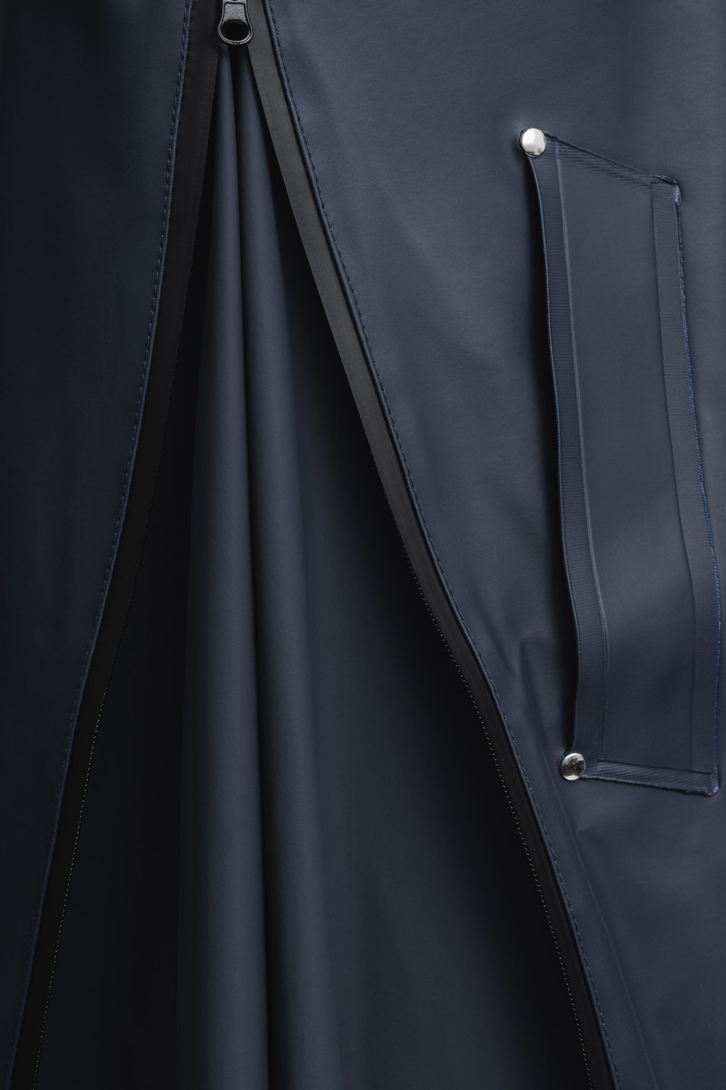 Stockholm Bike Raincoat Navy 8
