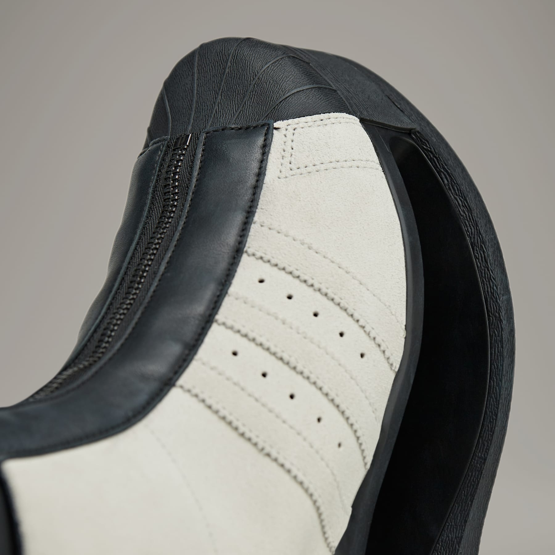 Y-3 Gendo Pro Model - 8