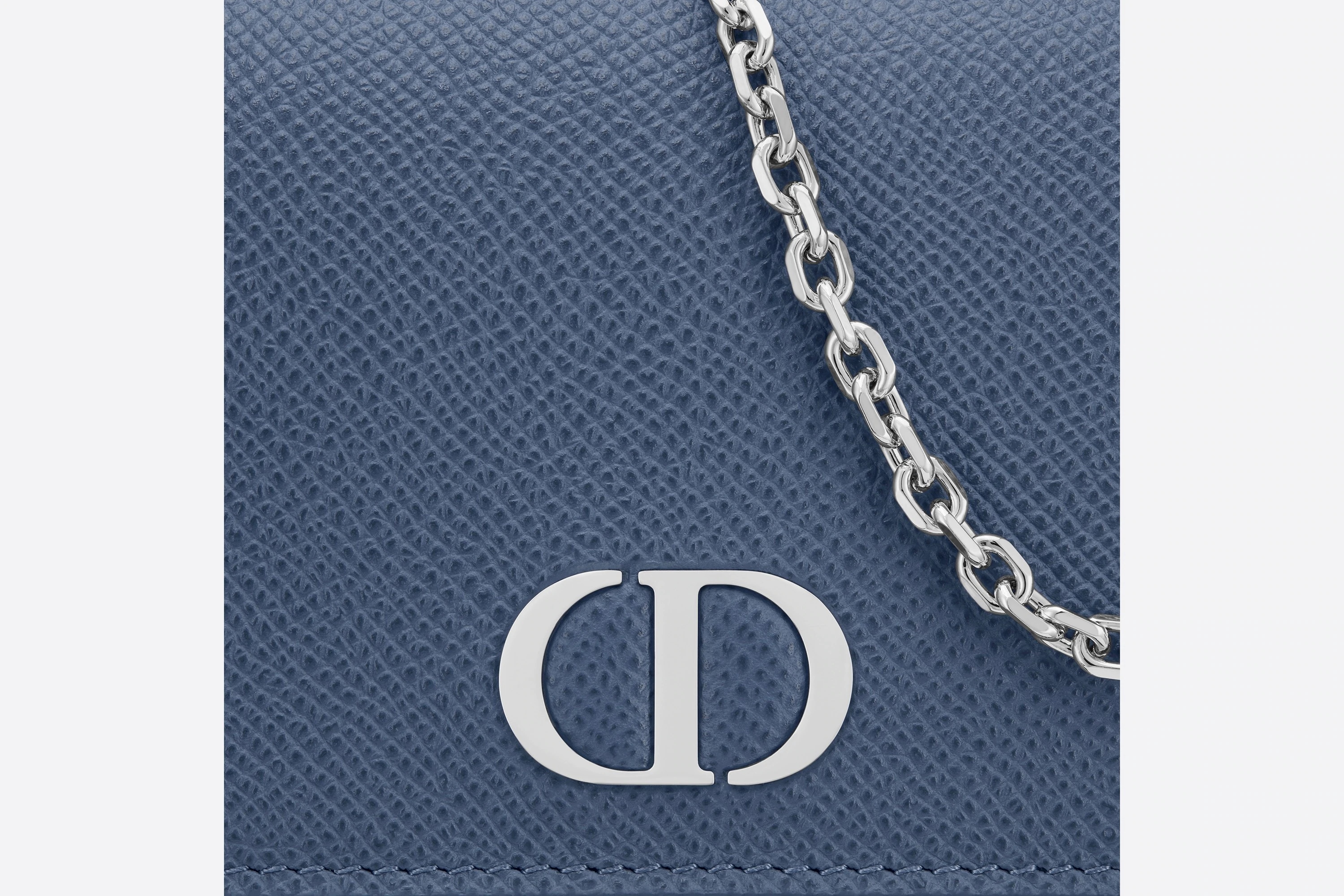 30 Montaigne 5-Gusset Card Holder with Chain - 5