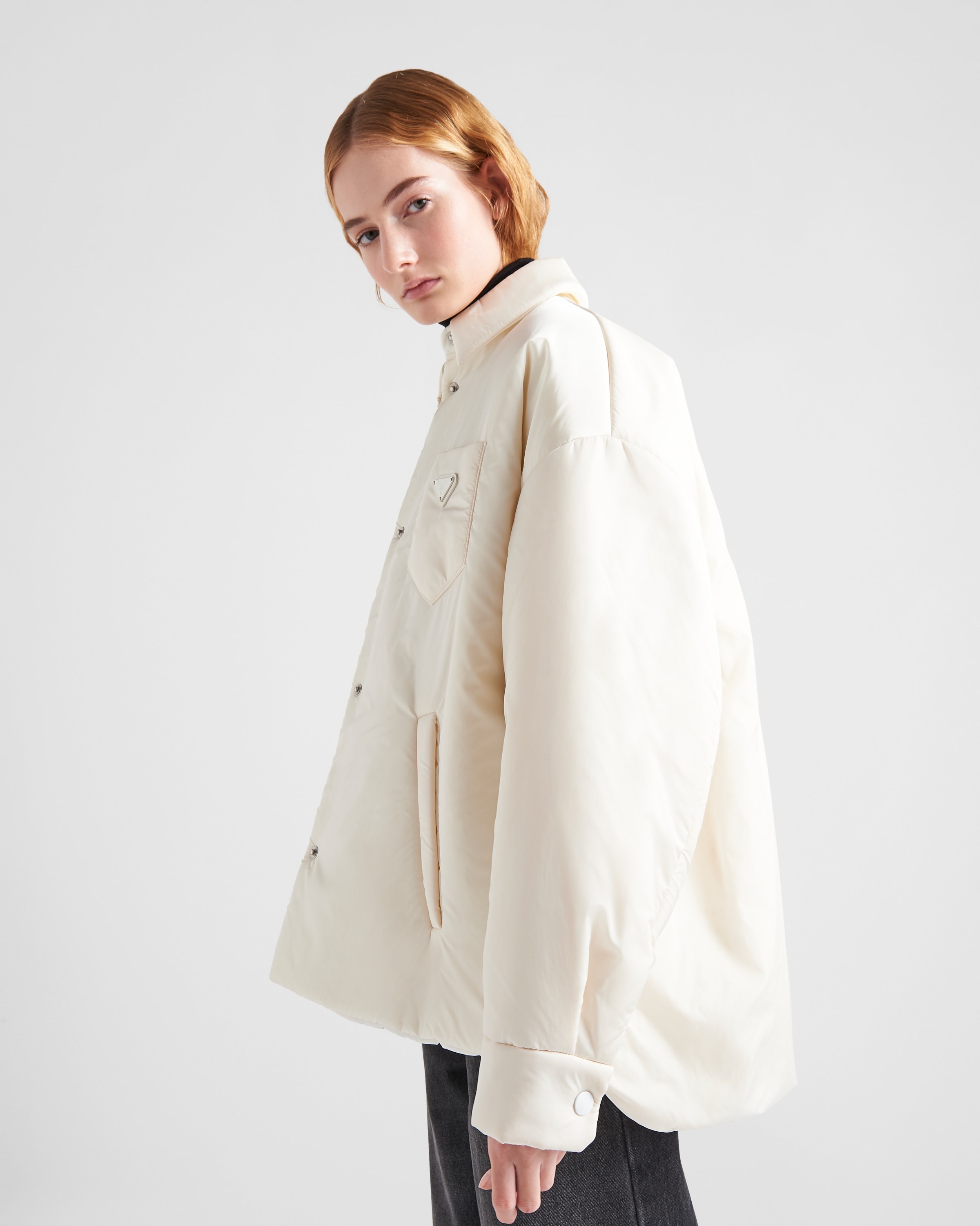 【PRADA】ライトウェイト Re-Nylon ジャケット★ベージュ★36 Prada Light Re-Nylon padded jacket | REVERSIBLE