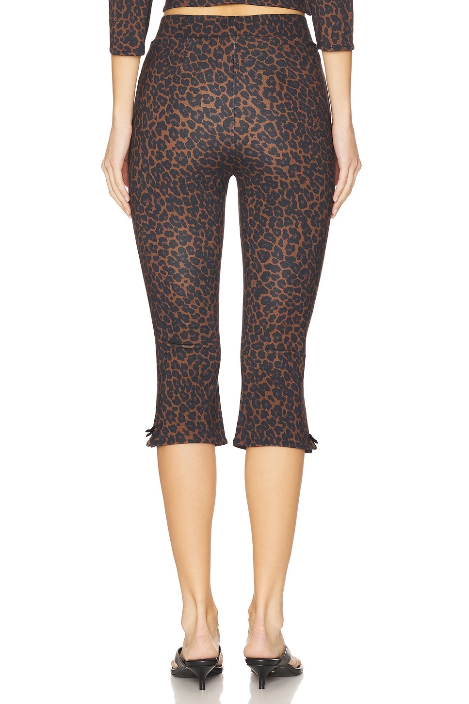 x REVOVLE Caria Capri Printed Mesh Pants - 4