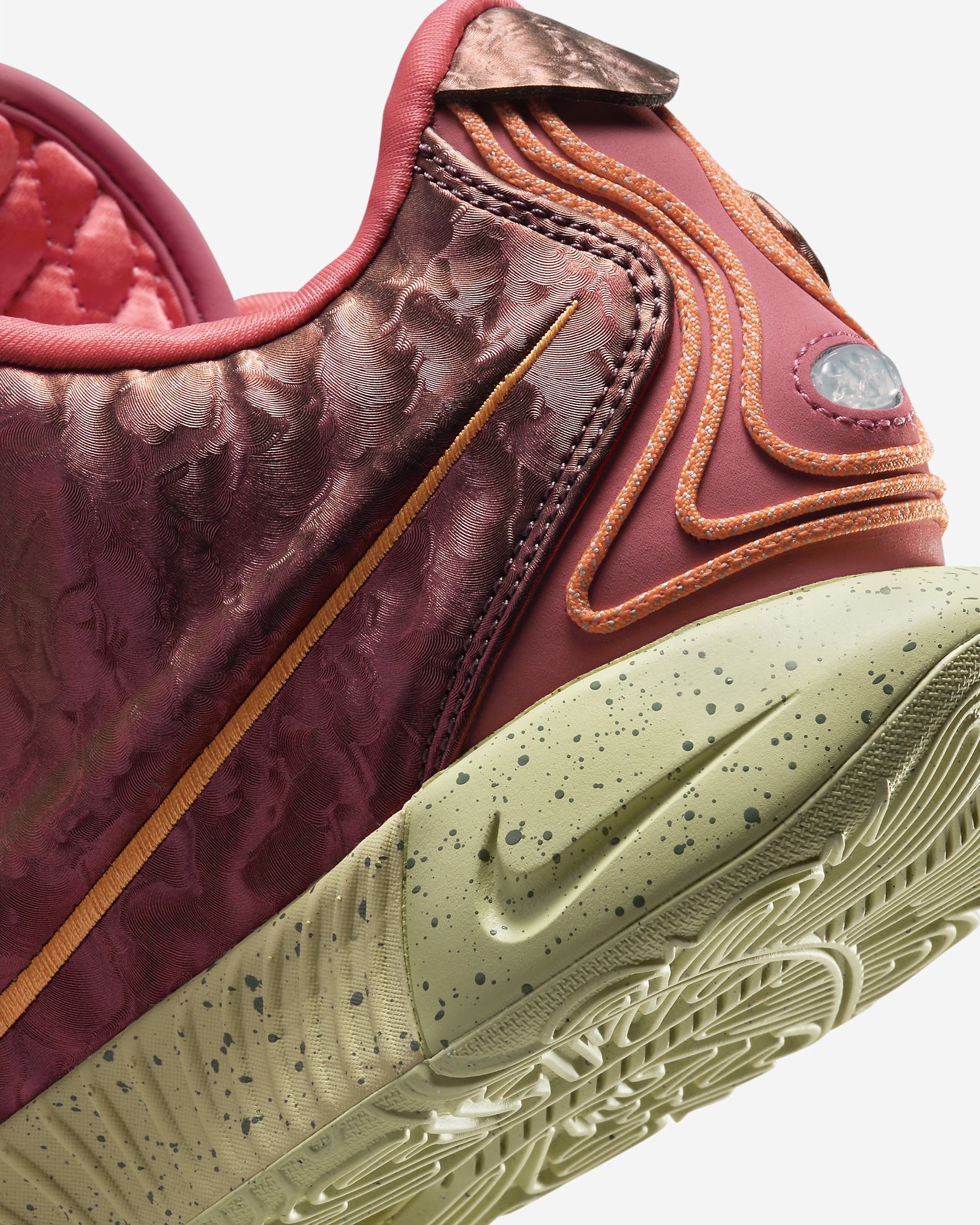 Nike Men's LeBron XXI "Queen Conch" Basketball Shoes - 8