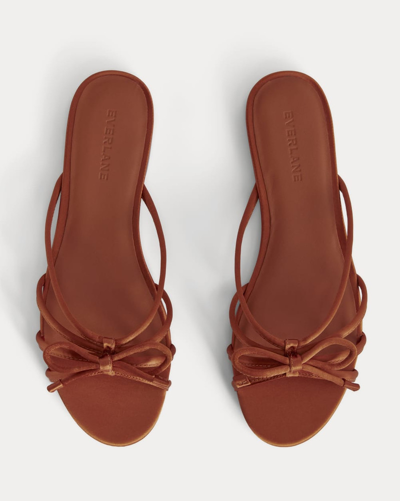 EVERLANE THE BOW SANDAL outlook