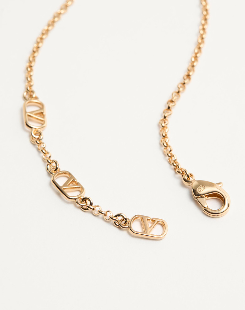 OVALETTE METAL NECKLACE WITH ENAMEL, CRYSTAL, AND SWAROVSKI® PEARL 4