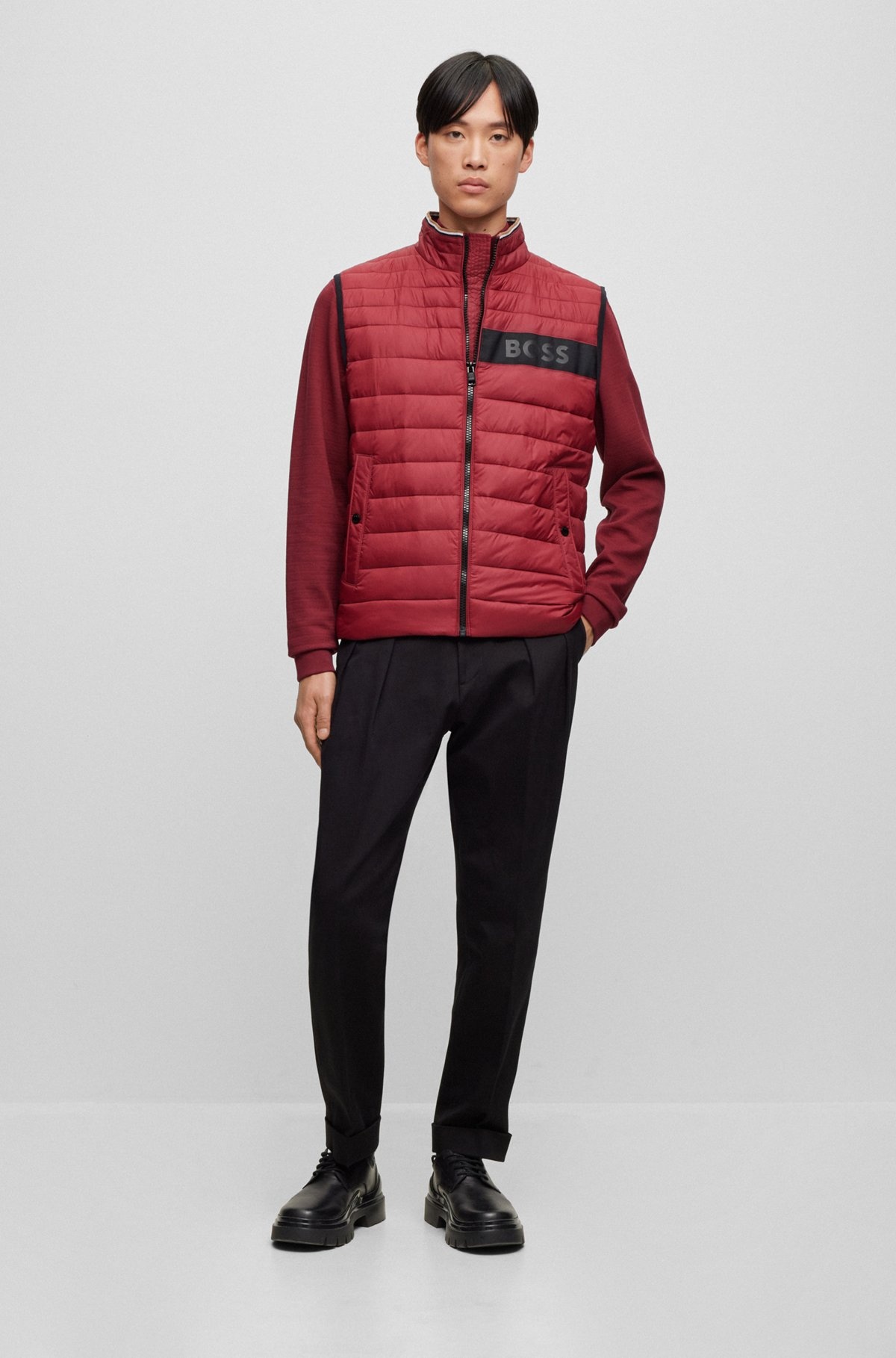 WATER-REPELLENT GILET WITH 3D-LOGO TAPE - 3