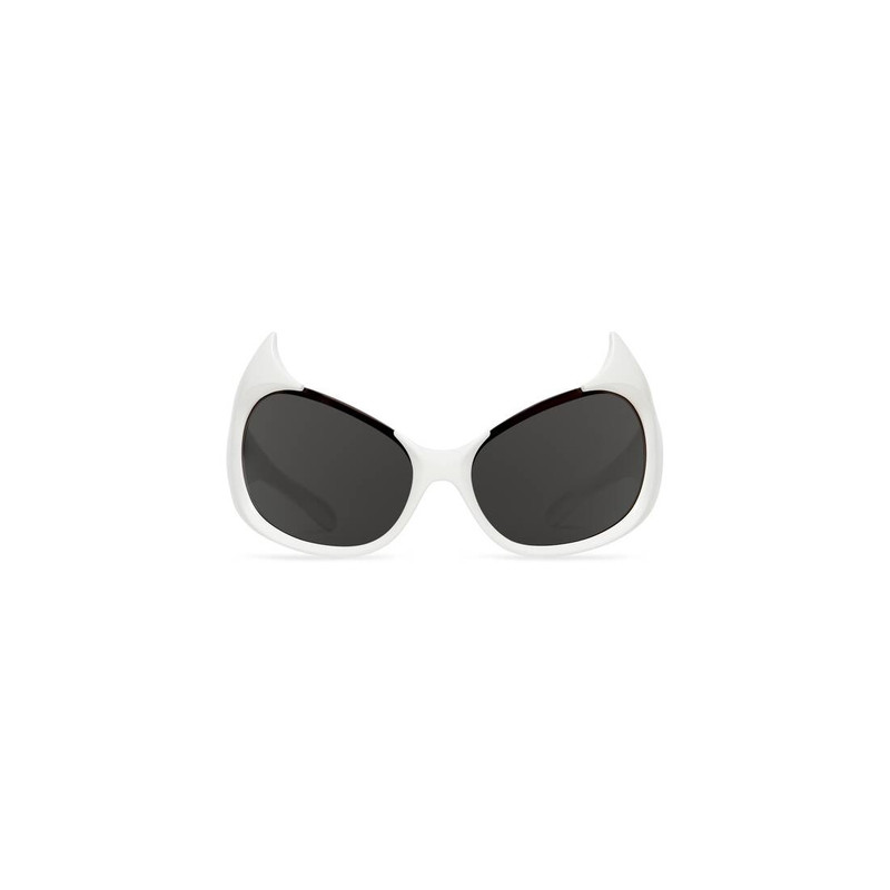 Gotham Cat Sunglasses in White 1