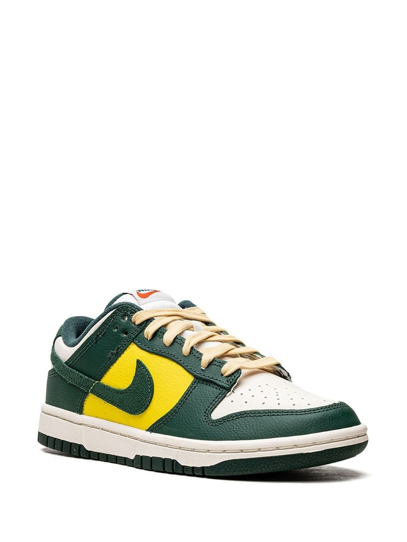 Nike Dunk Low "Noble Green" sneakers outlook