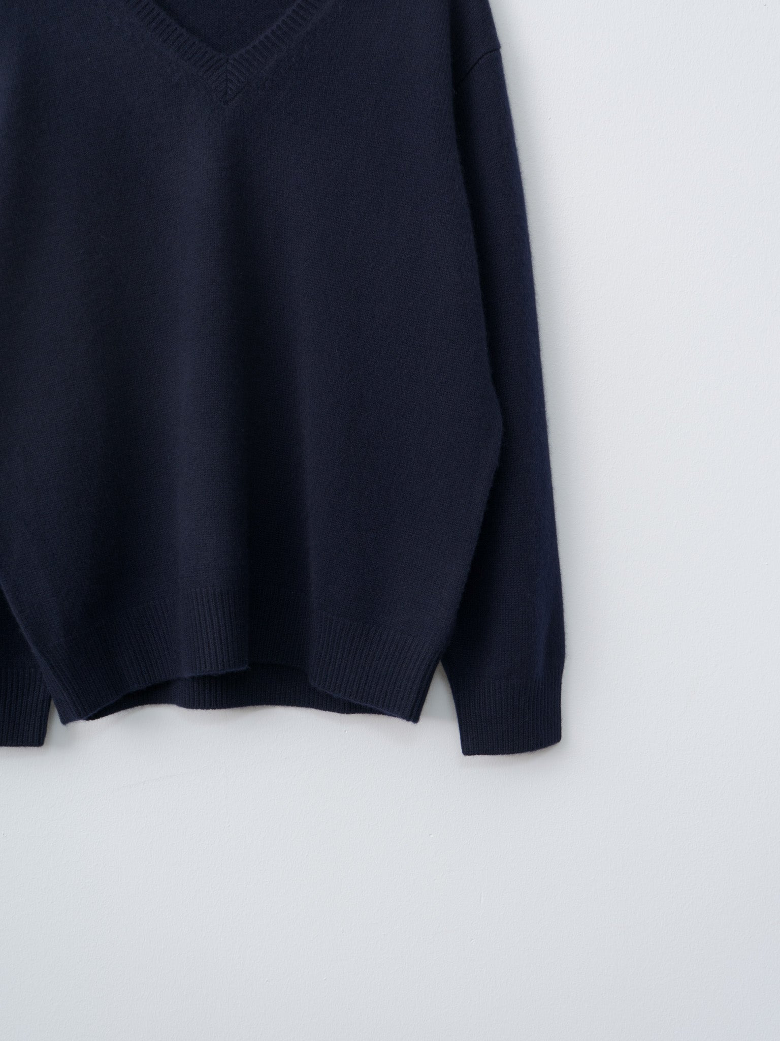 Mann 3-Ply Cashmere Sweater - Midnight - 7
