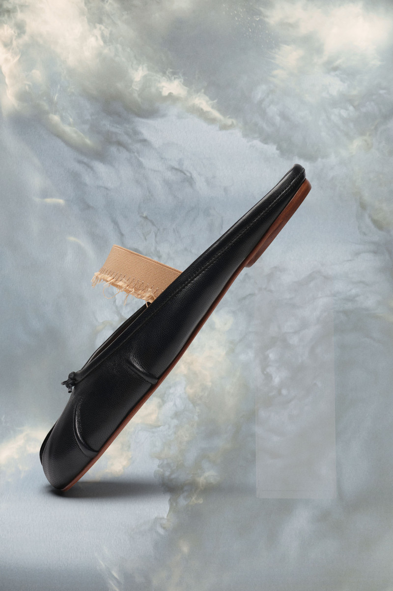 Maison Margiela Tabi elastic band mule outlook