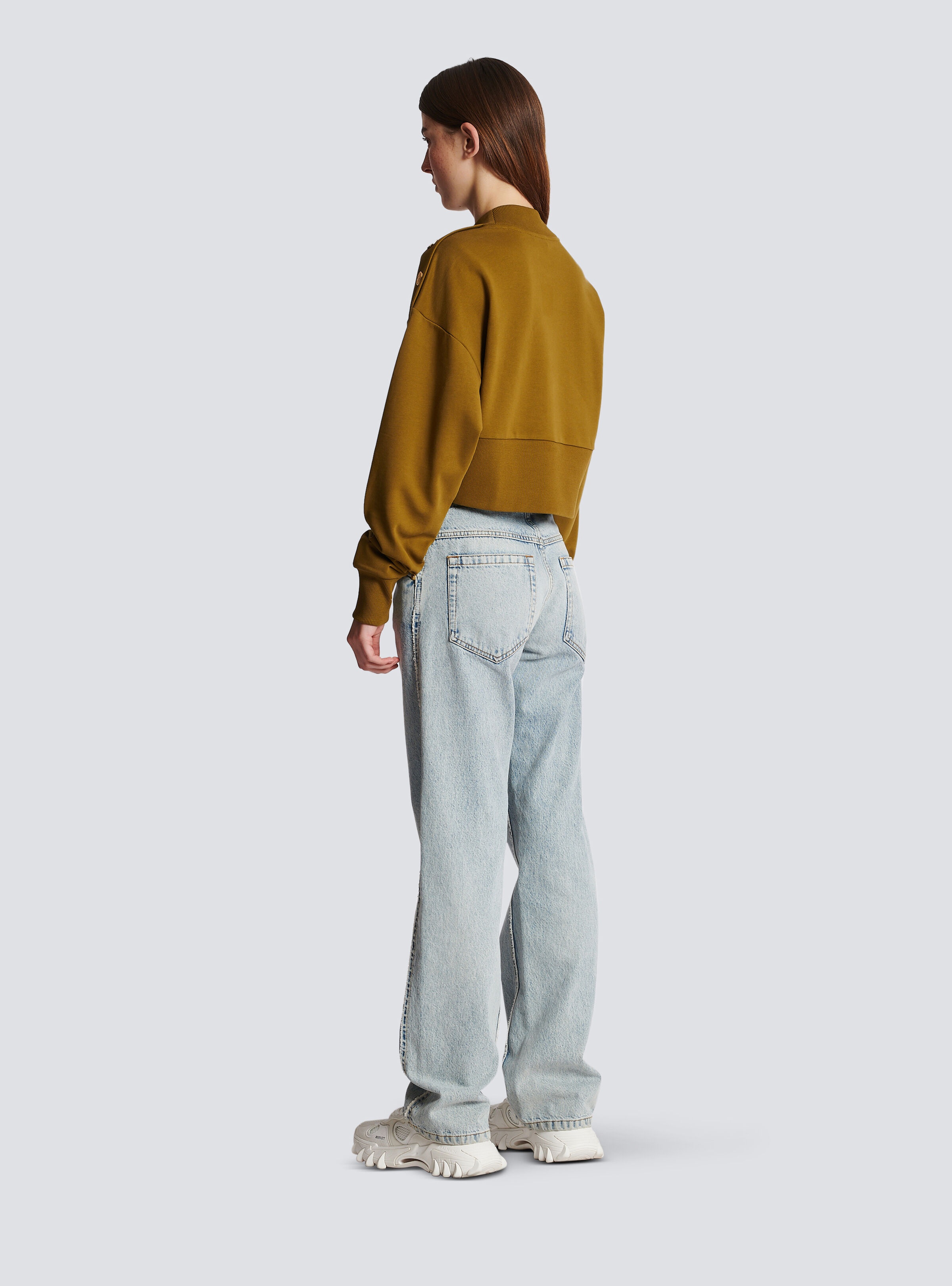 Eco-responsible cotton cropped sweatshirt with Balmain logo print - 4