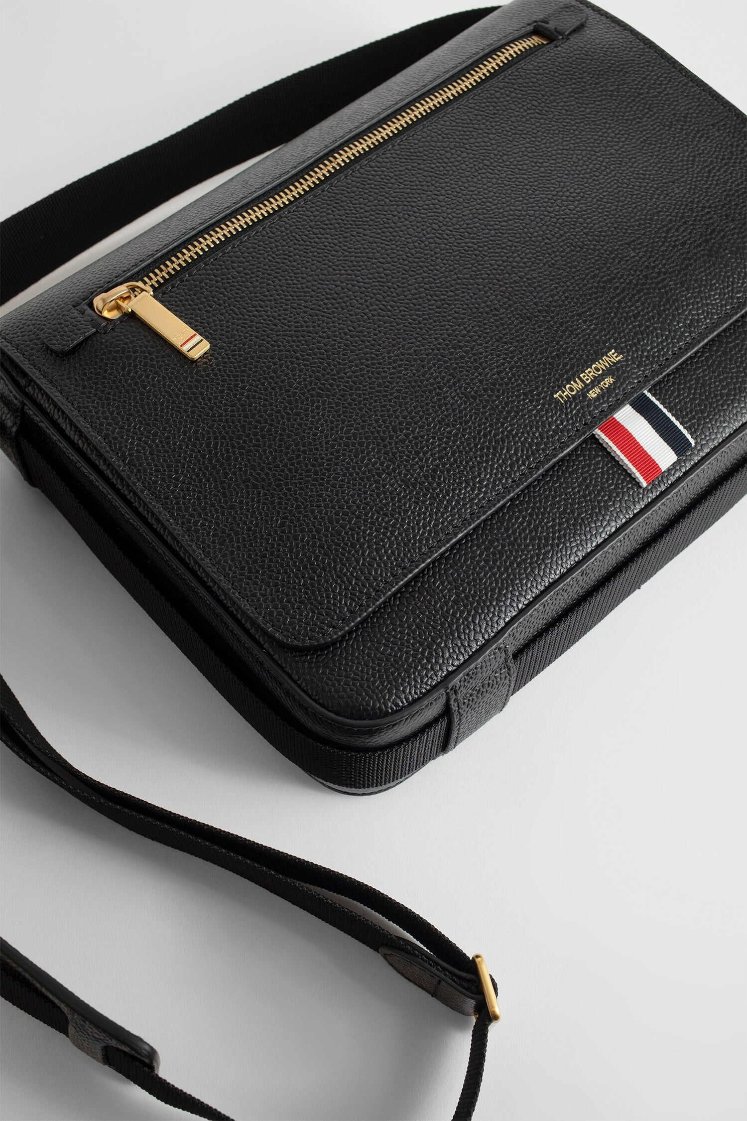 THOM BROWNE MAN BLACK SHOULDER BAGS - 4