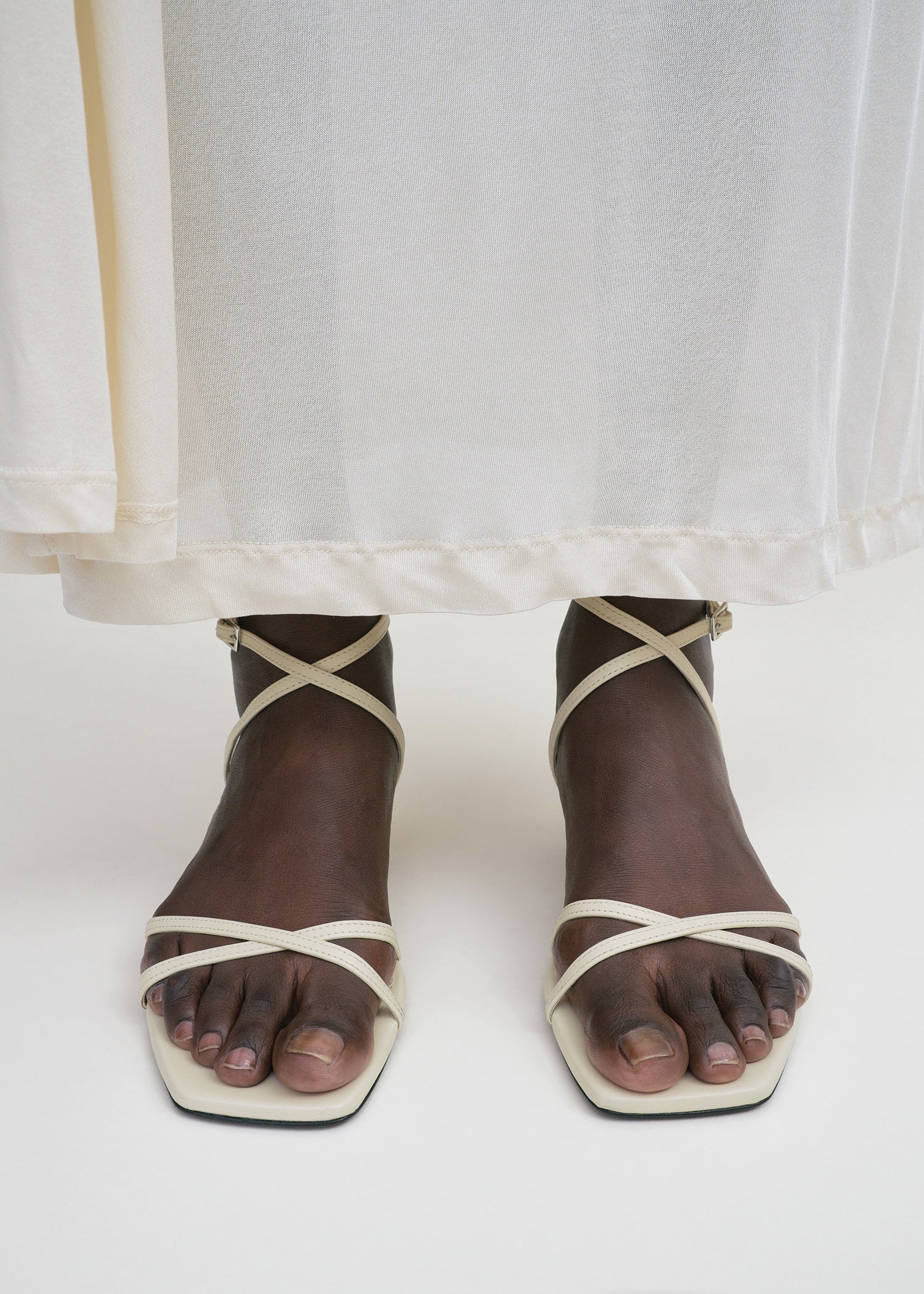 Leather crossover sandals off-white - 2