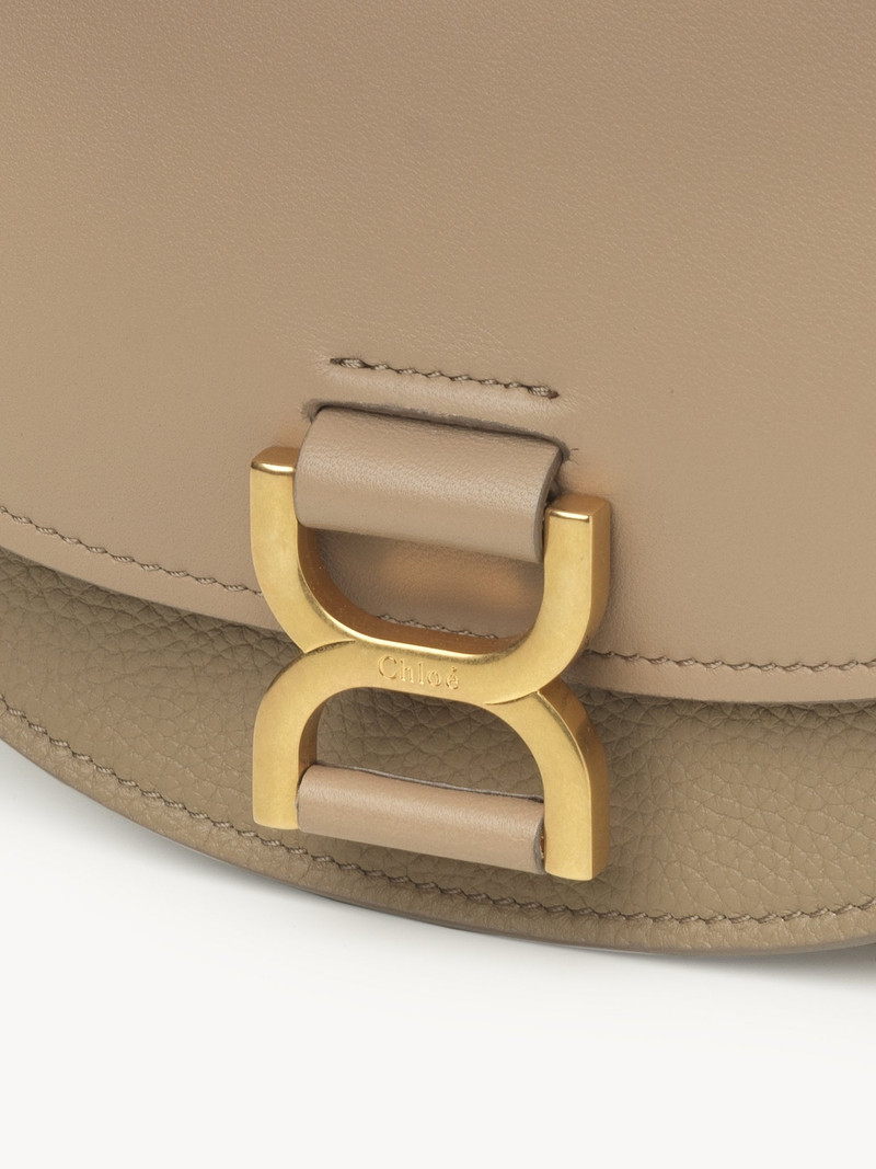 MARCIE CHAIN FLAP BAG IN GRAINED LEATHER 6