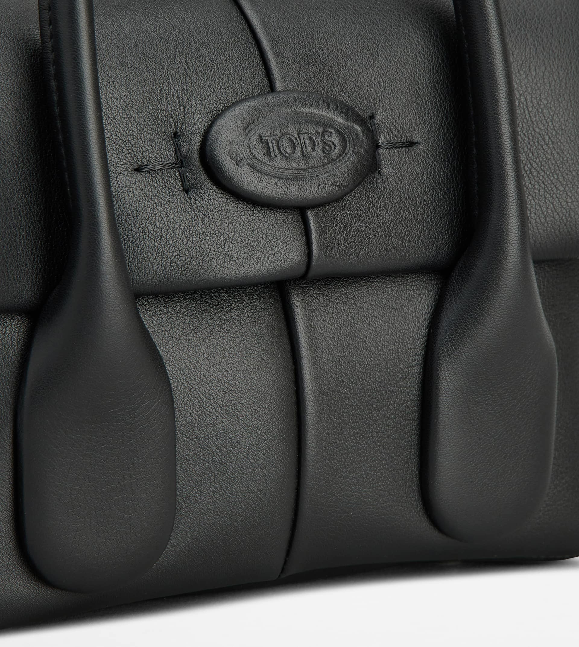 TOD'S DI BAG REVERSE IN LEATHER MINI - BLACK - 6