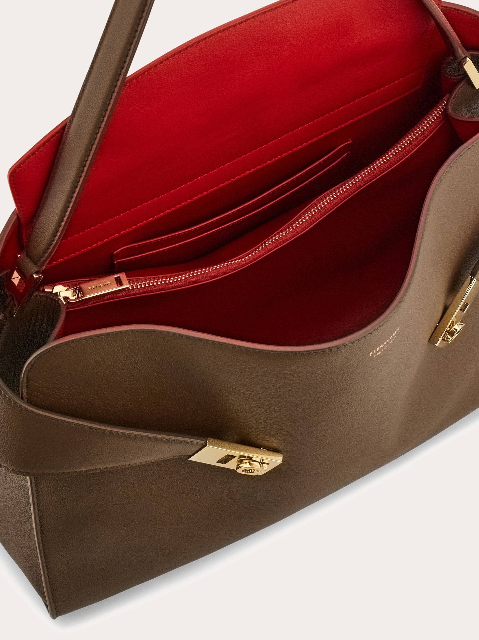 Hug Soft bicolor handbag (M) - 6