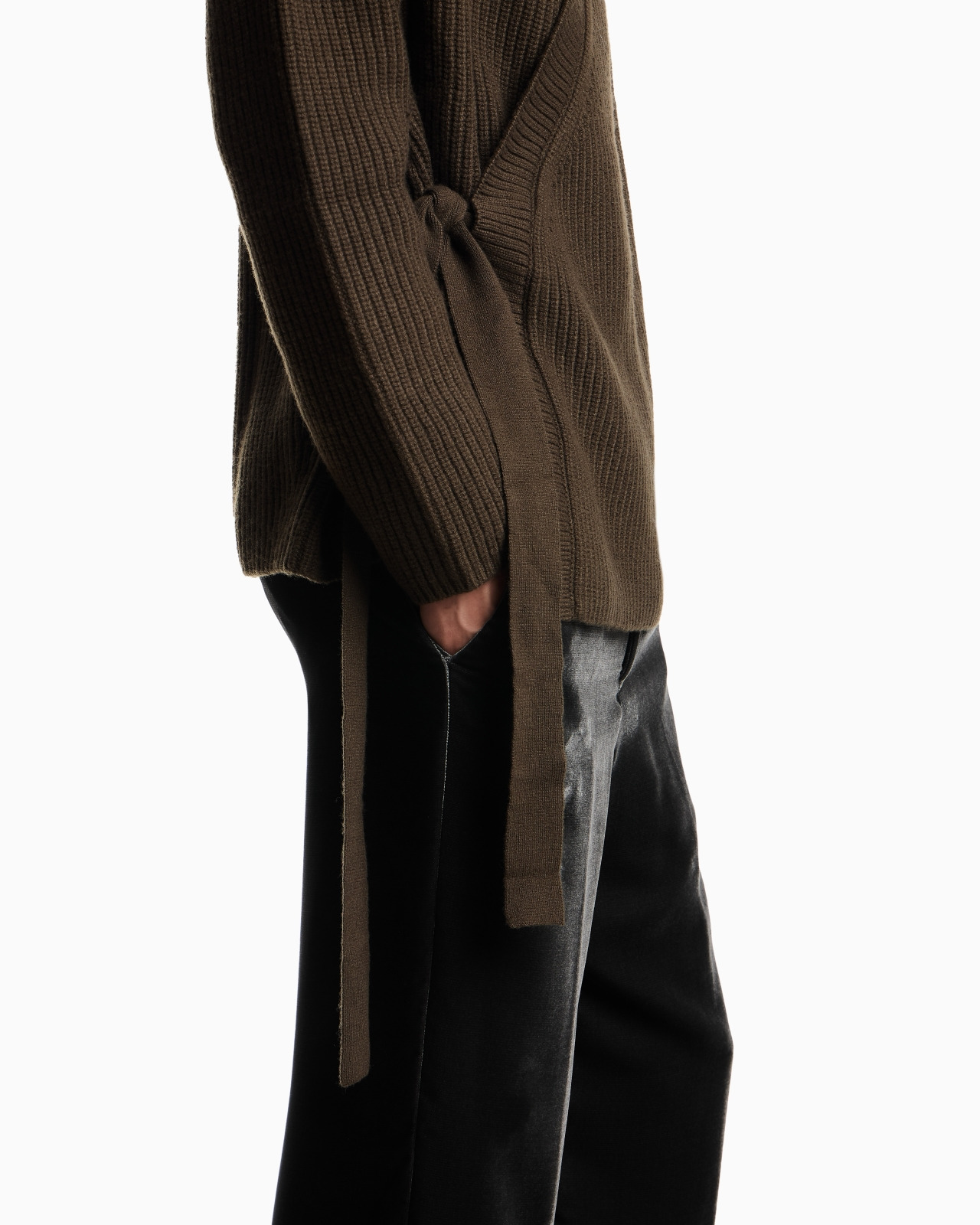OVERSIZED WOOL CARDIGAN WITH A CACHE-COEUR CLOSURE - 6