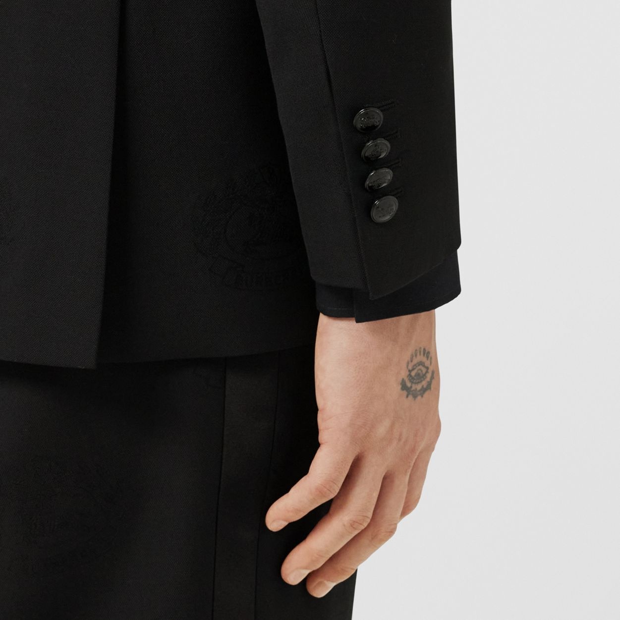 English Fit Oak Leaf Crest Wool Cotton Tuxedo Jacket - 5