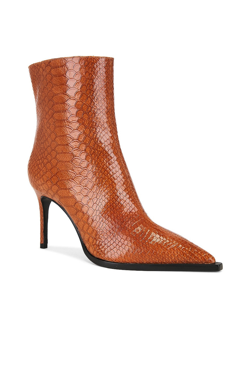 Mary Boot 2