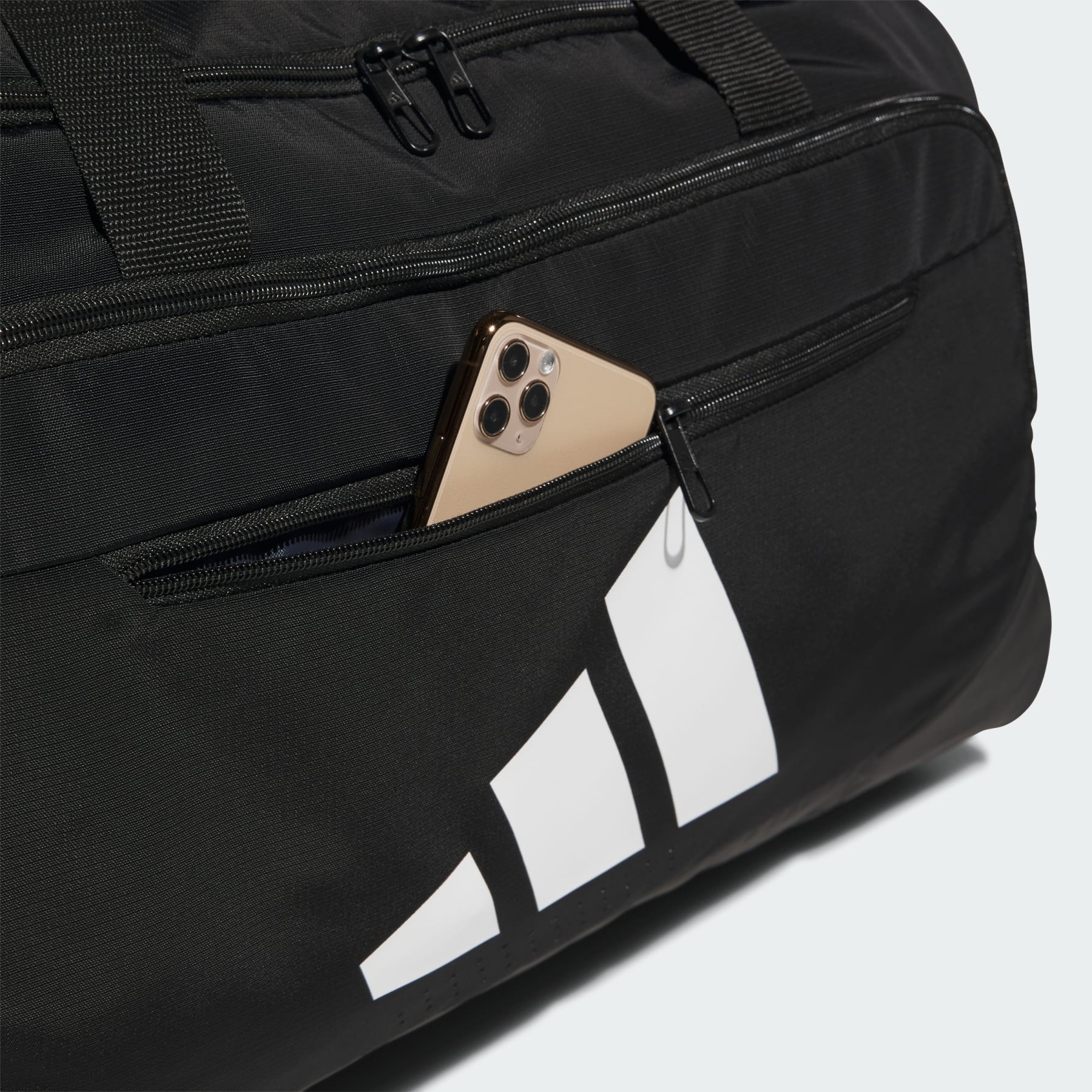 Defender 5 Medium Duffel Bag - 3