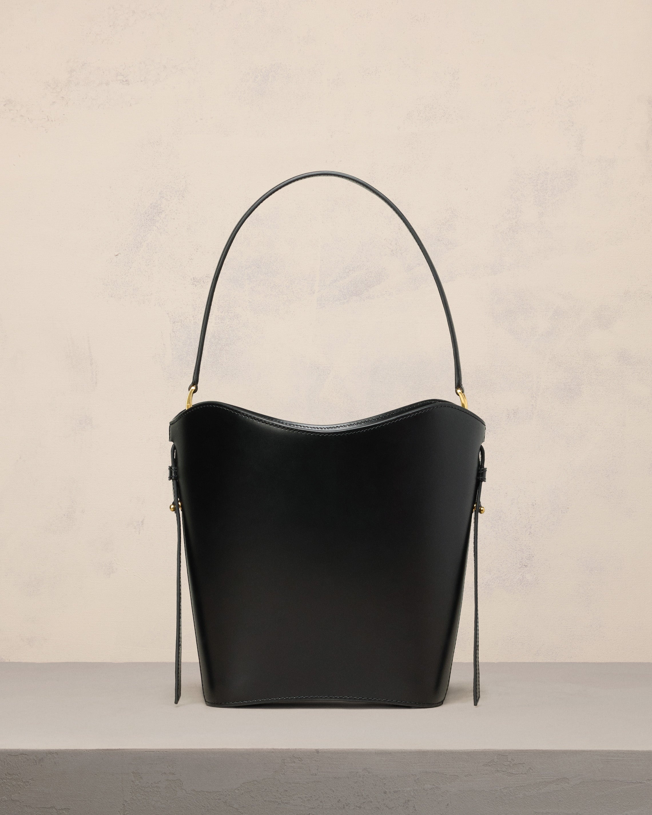 AMI Paris PARIS PARIS BUCKET BAG | REVERSIBLE