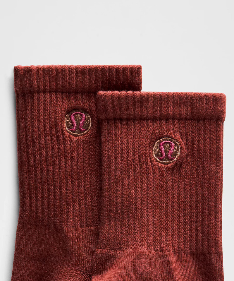 lululemon Unisex Daily Essential Quarter Socks outlook