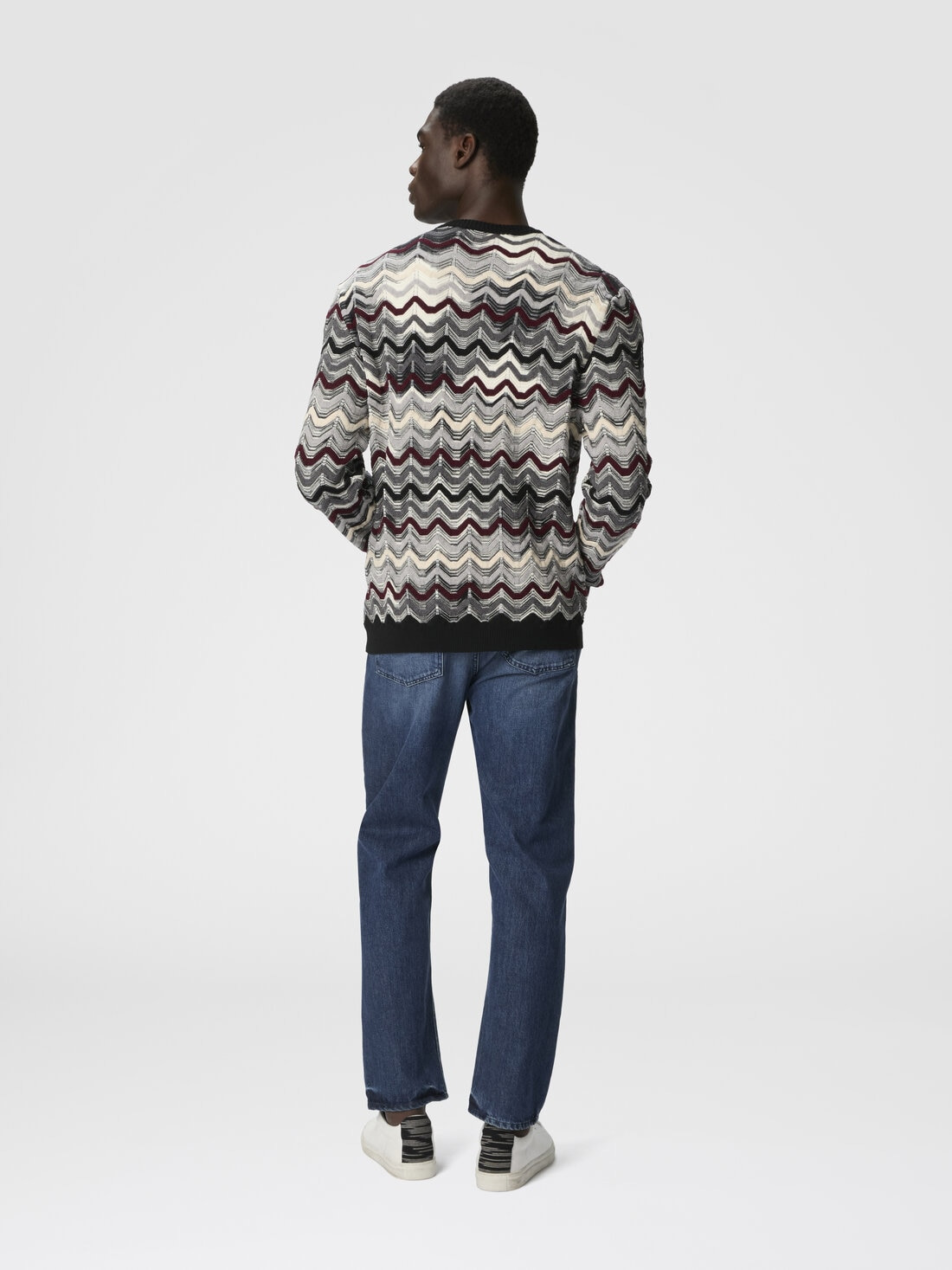 Crew Neck Sweater with Geometric Zigzag Pattern - 3