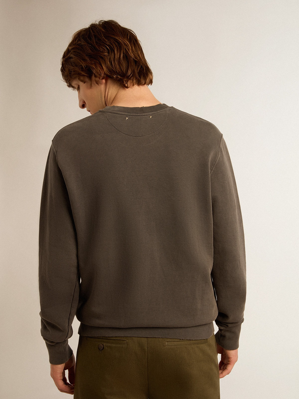 Golden Collection sweatshirt with logo in anthracite gray with a distressed treatment - 4
