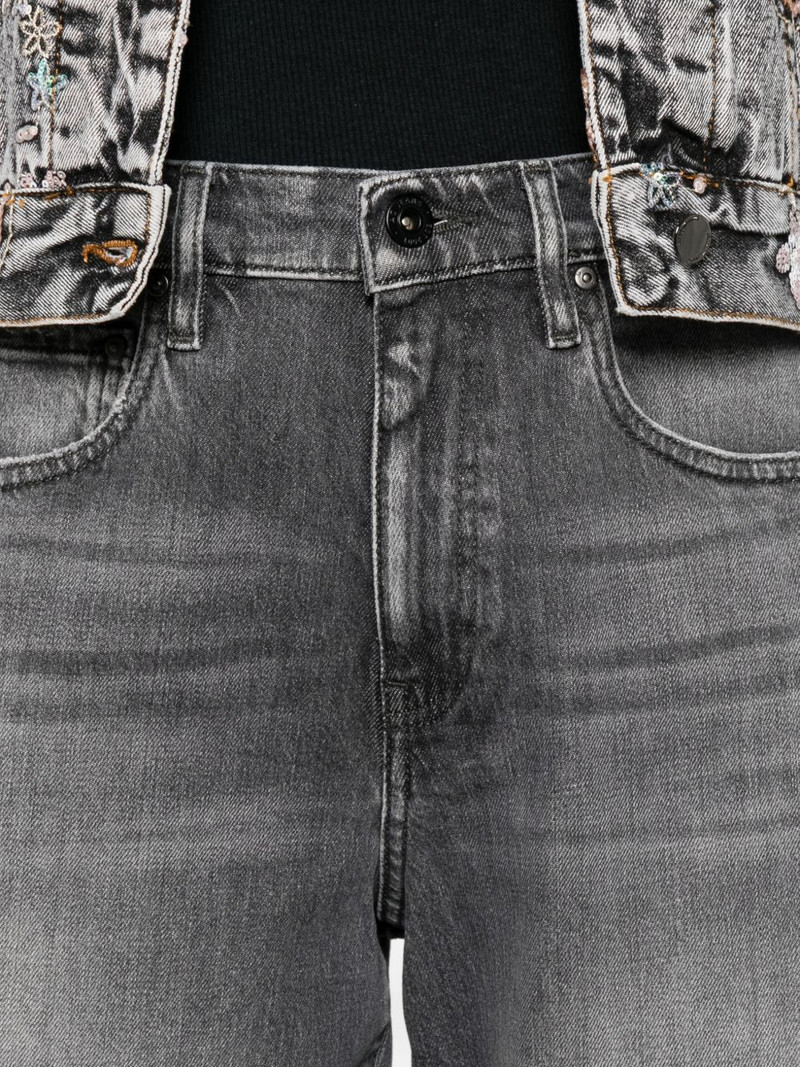 Hattie logo-patch jeans 5