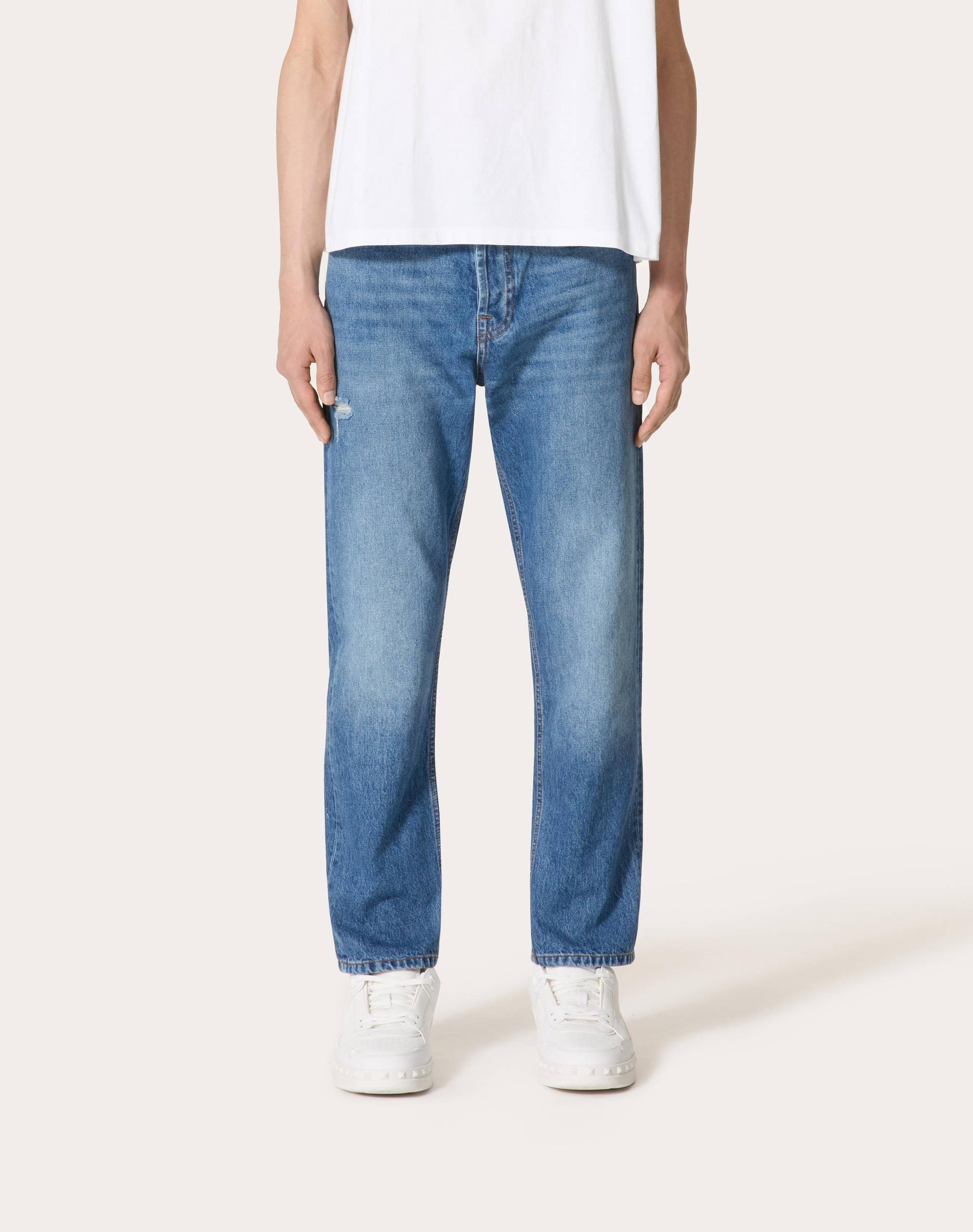 DENIM PANTS WITH EMBOSSED VLOGO SIGNATURE - 3