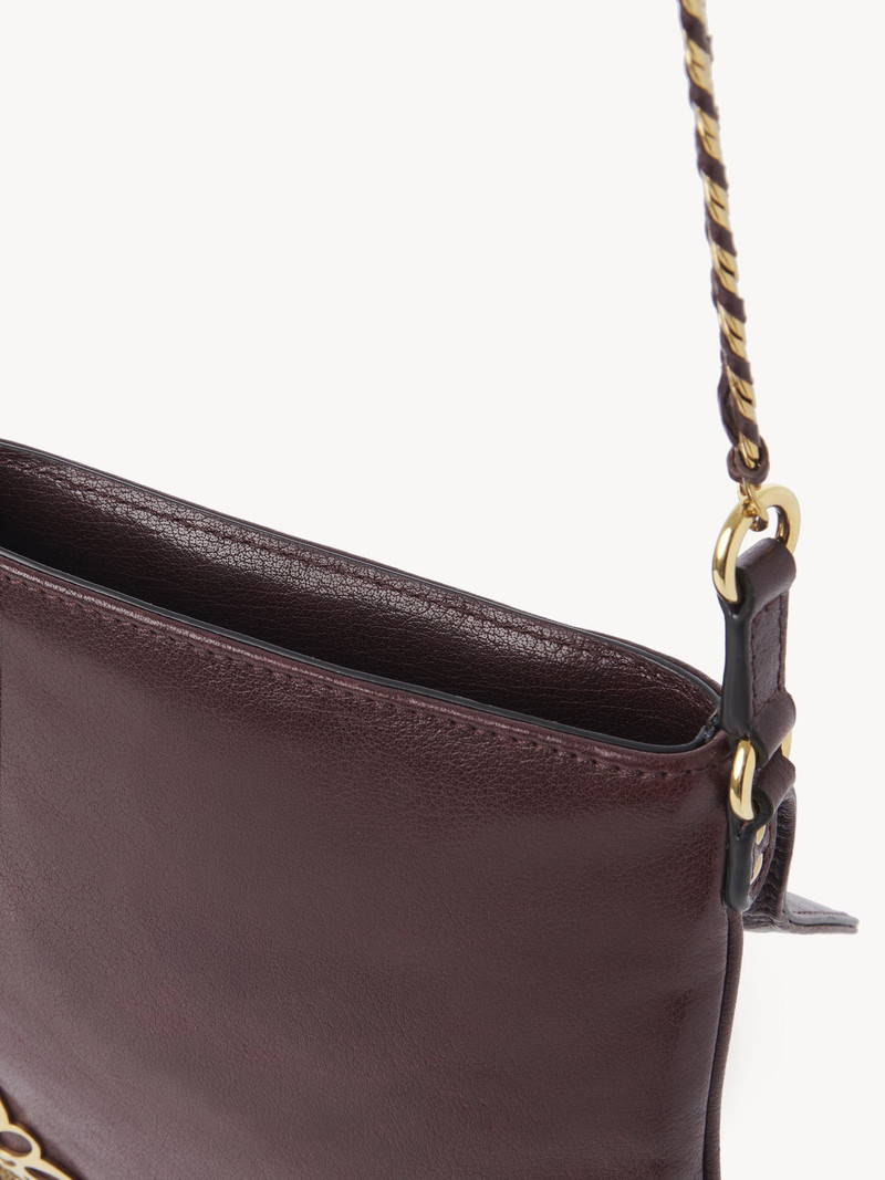 CHÂTEAU TREASURES CHAIN FLAP BAG IN GRAINED LEATHER 5
