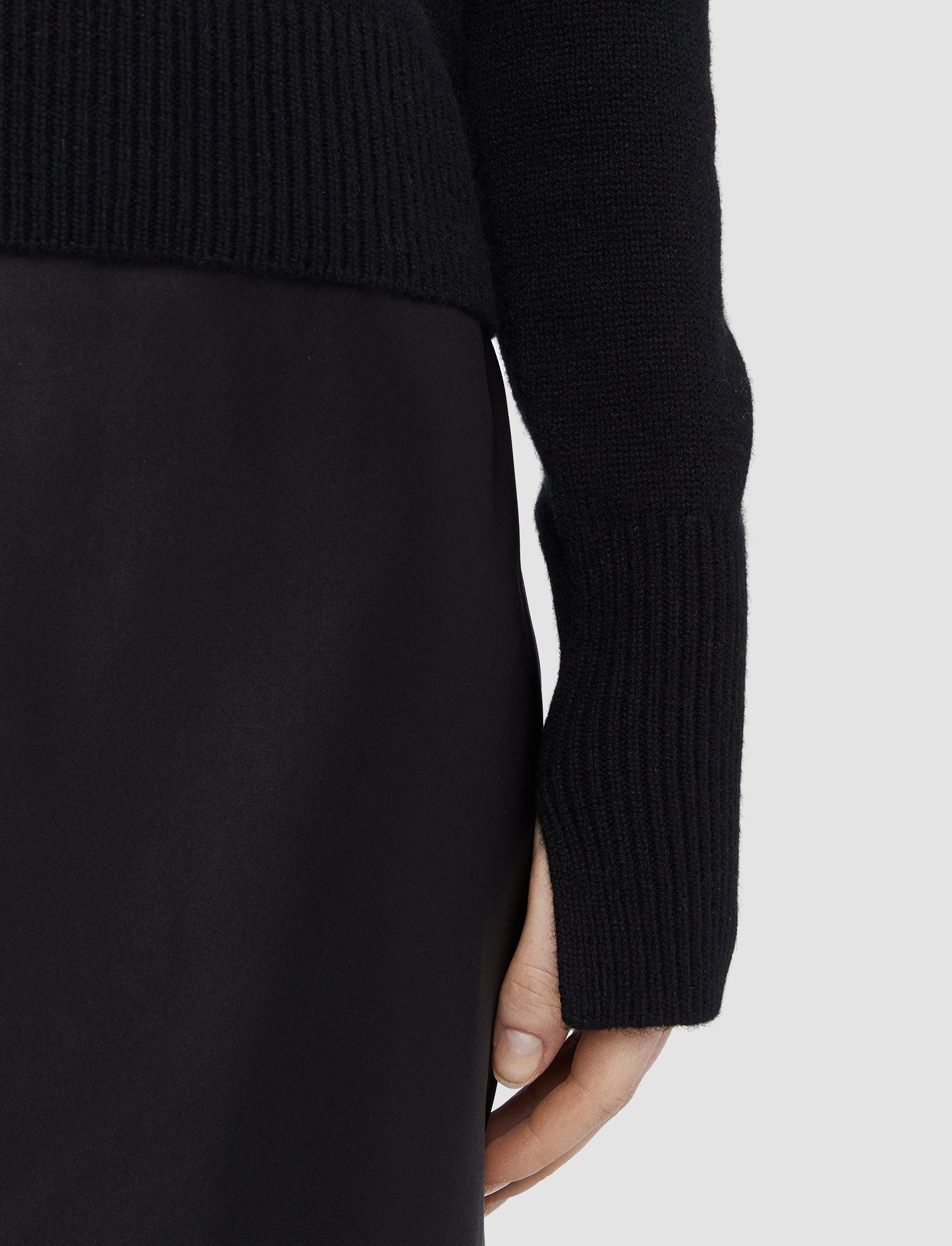 Pure Cashmere V Neck Jumper - 6