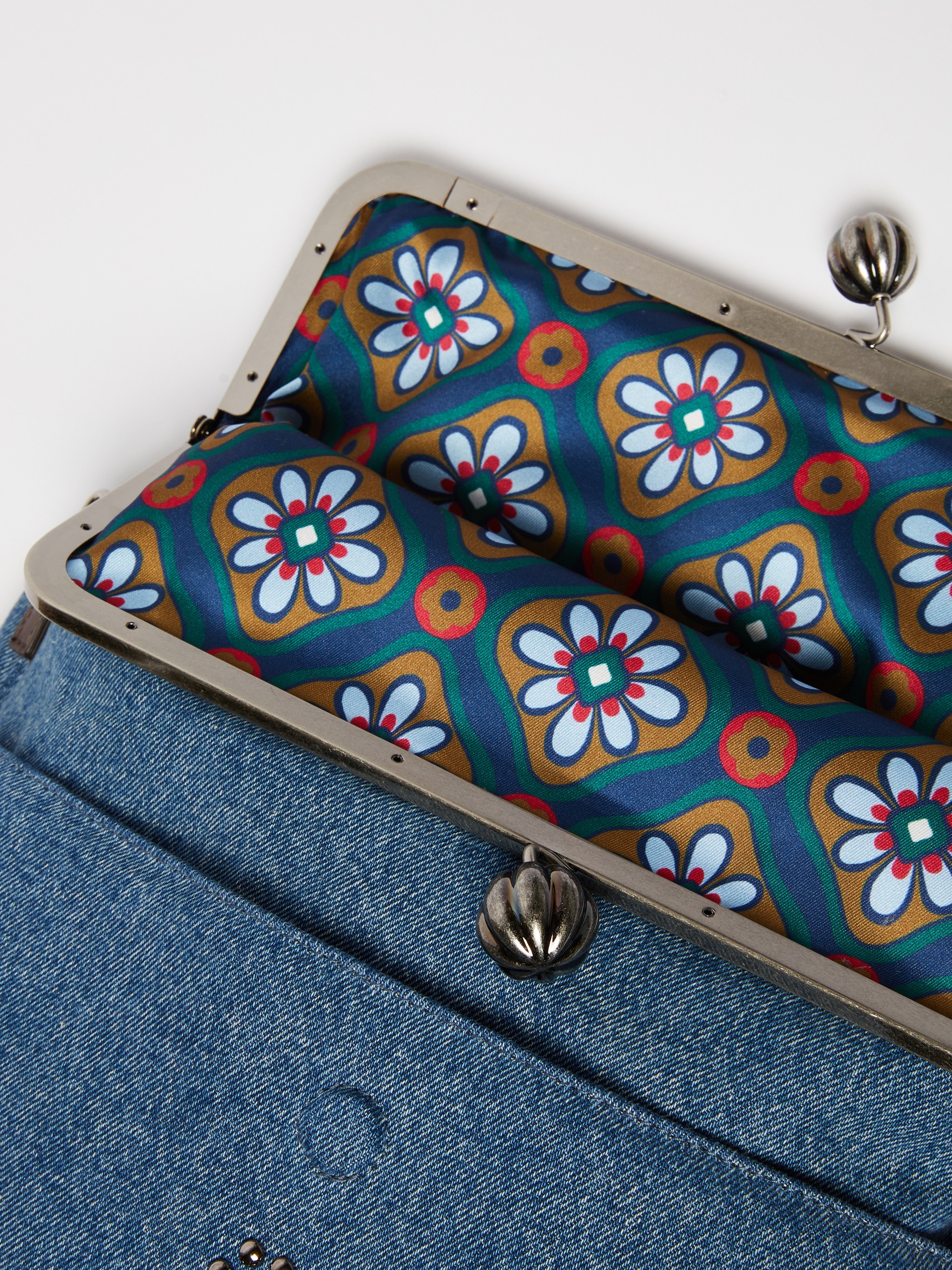 VANEZZA Large embroidered denim clutch-style Pasticcino Bag - 6