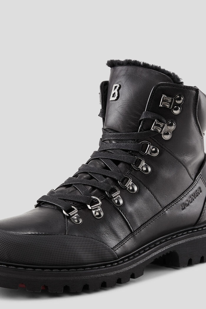 Helsinki Boots with spikes in Black - 4