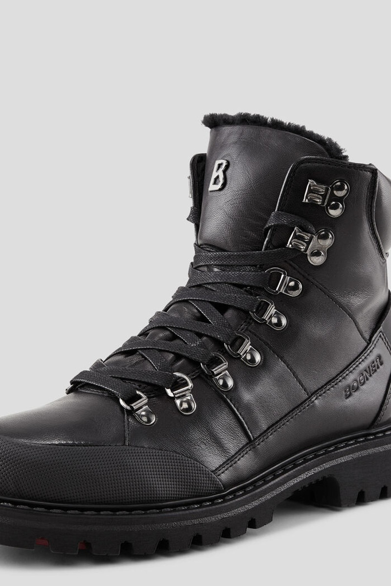 Helsinki Boots with spikes in Black 4