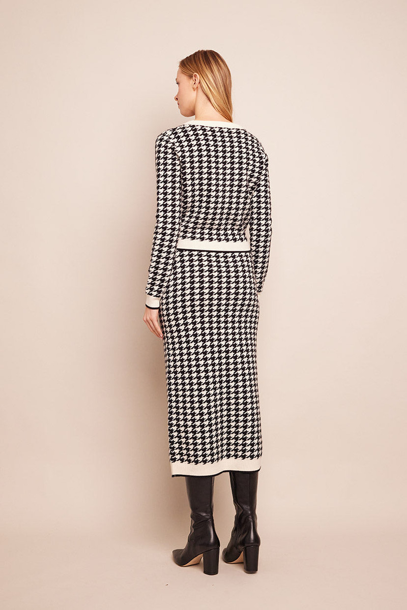 Ronnie Skirt Houndstooth Chic Meets Modern Flair 3