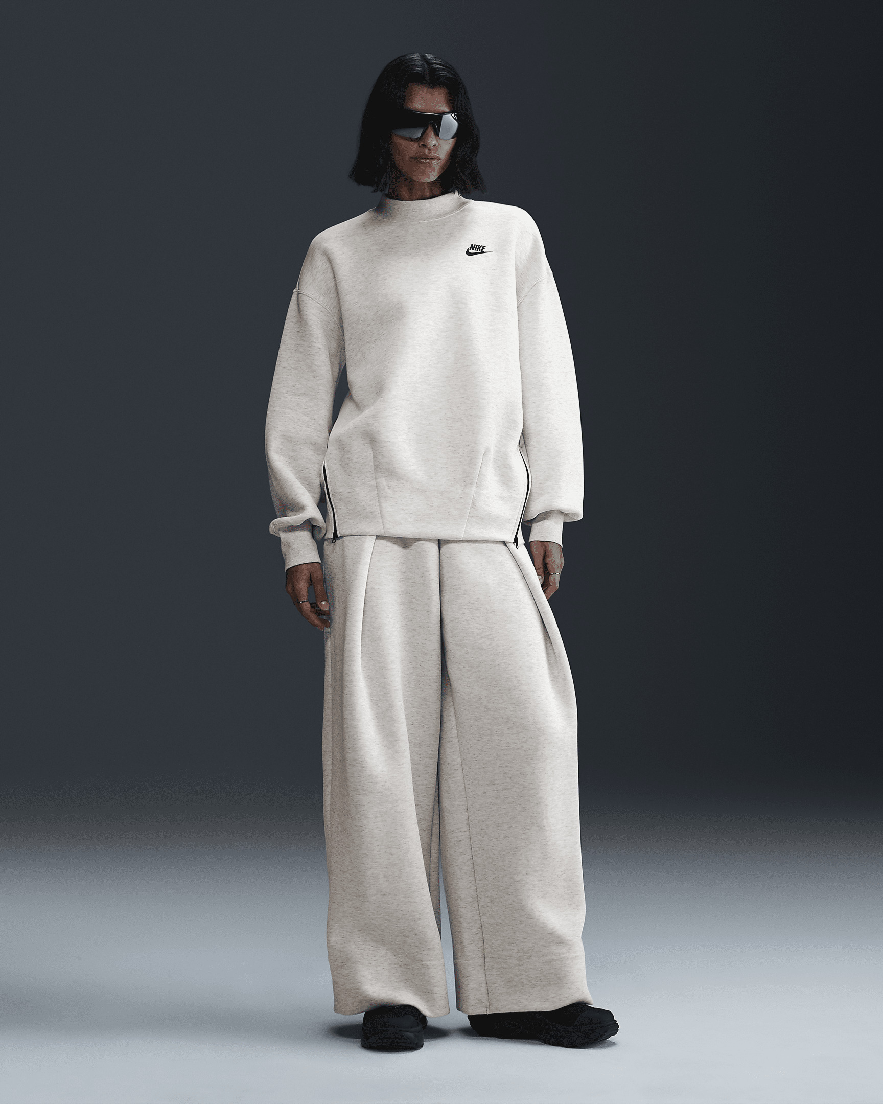 Nike Sportswear Tech Fleece Women's Oversized Crew-Neck Sweatshirt - 4