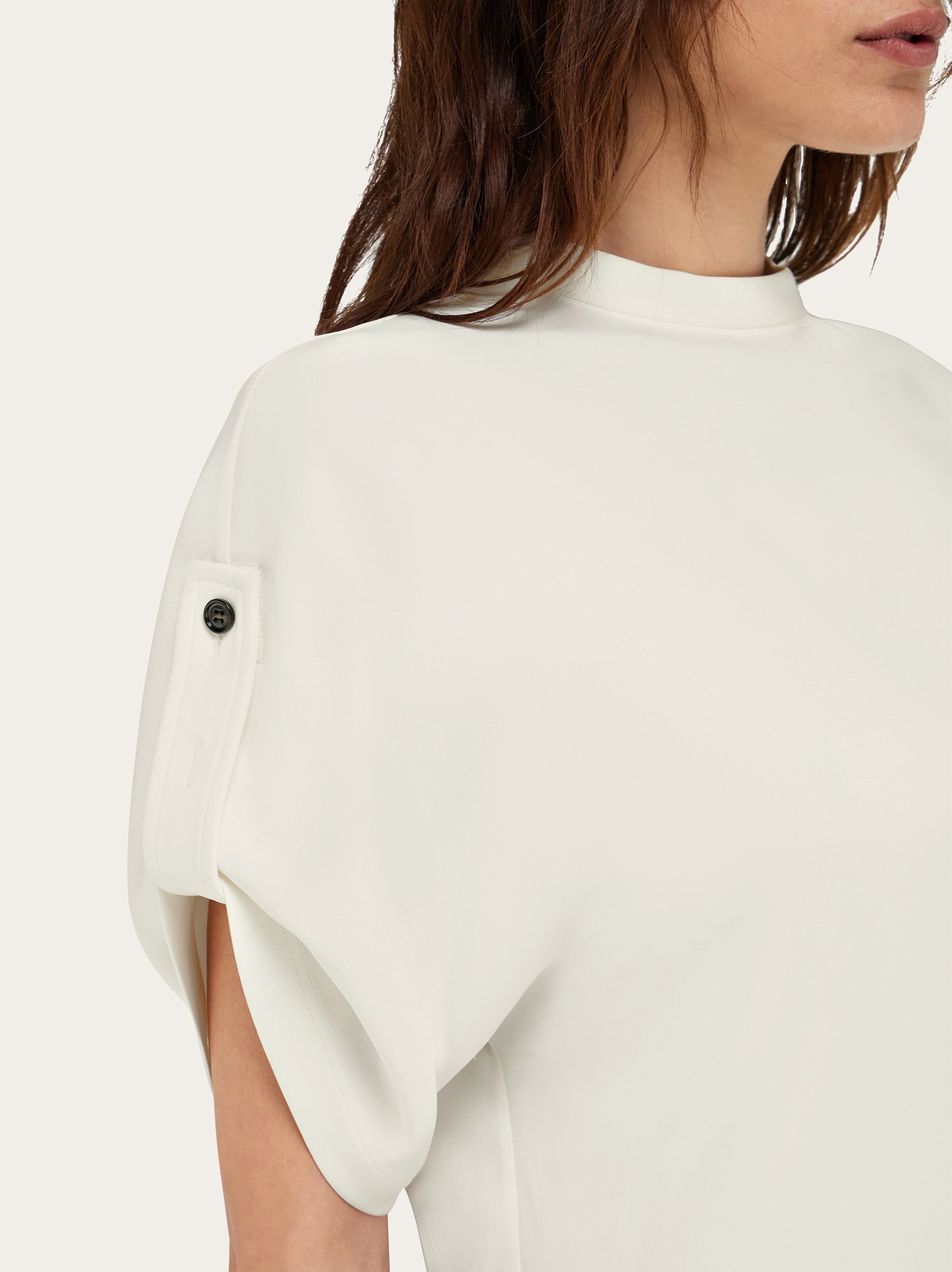Crew neck T-shirt with turned up sleeve - 5
