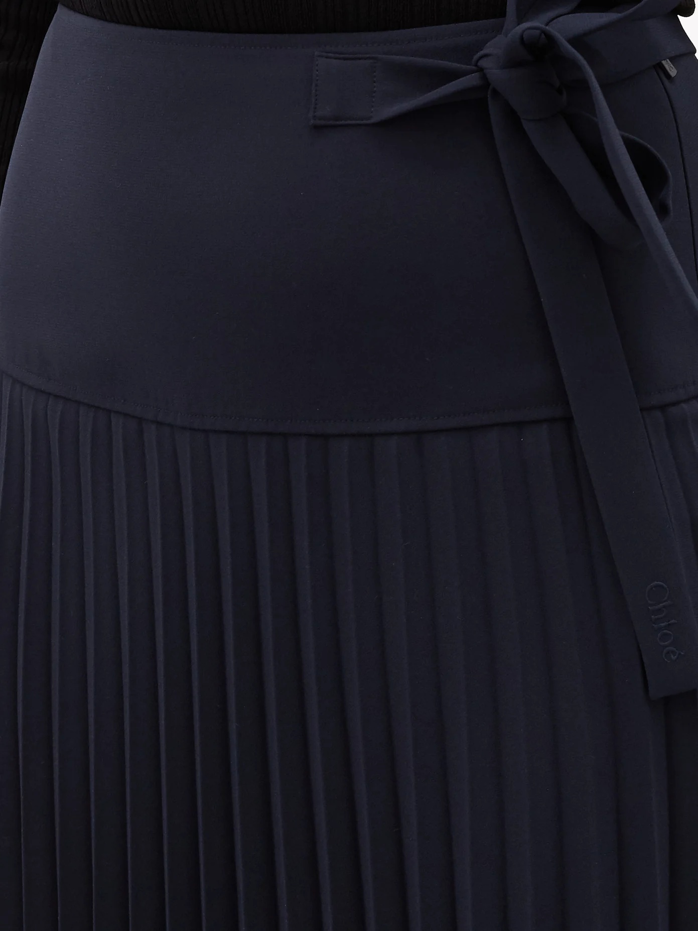 Knife-pleated crepe midi skirt - 4