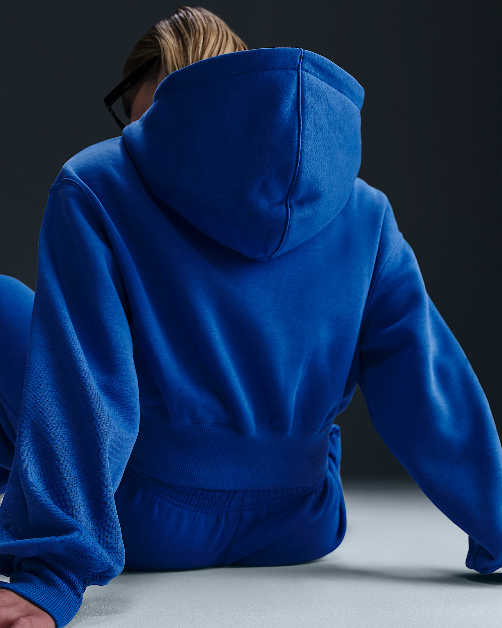 Nike Sportswear Phoenix Fleece Women's Loose Cropped Full-Zip Hoodie - 2