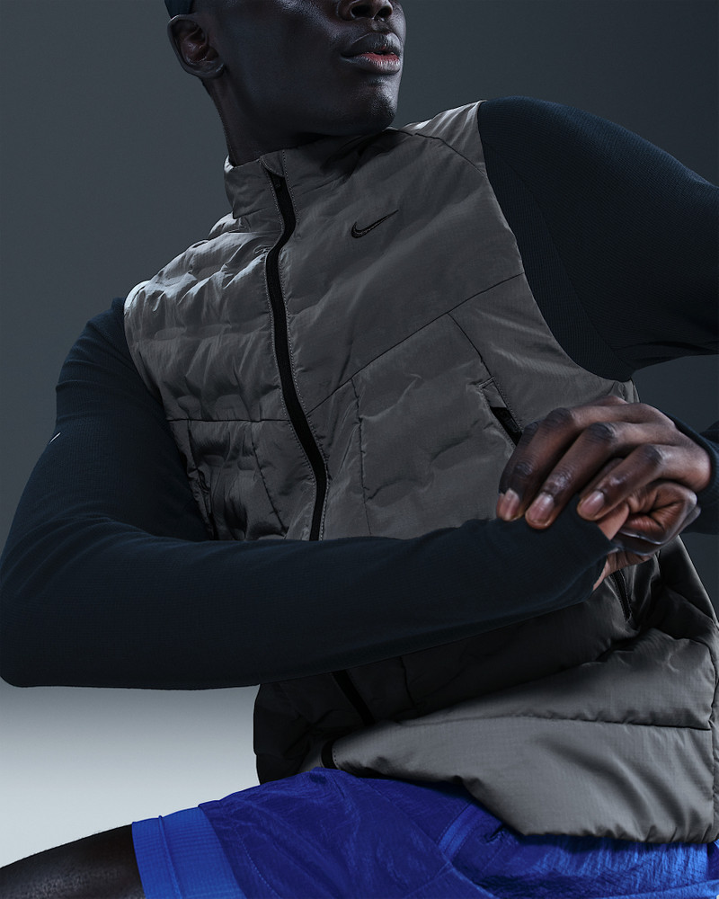 Nike Men's Therma-FIT ADV Reflective Running Vest 3