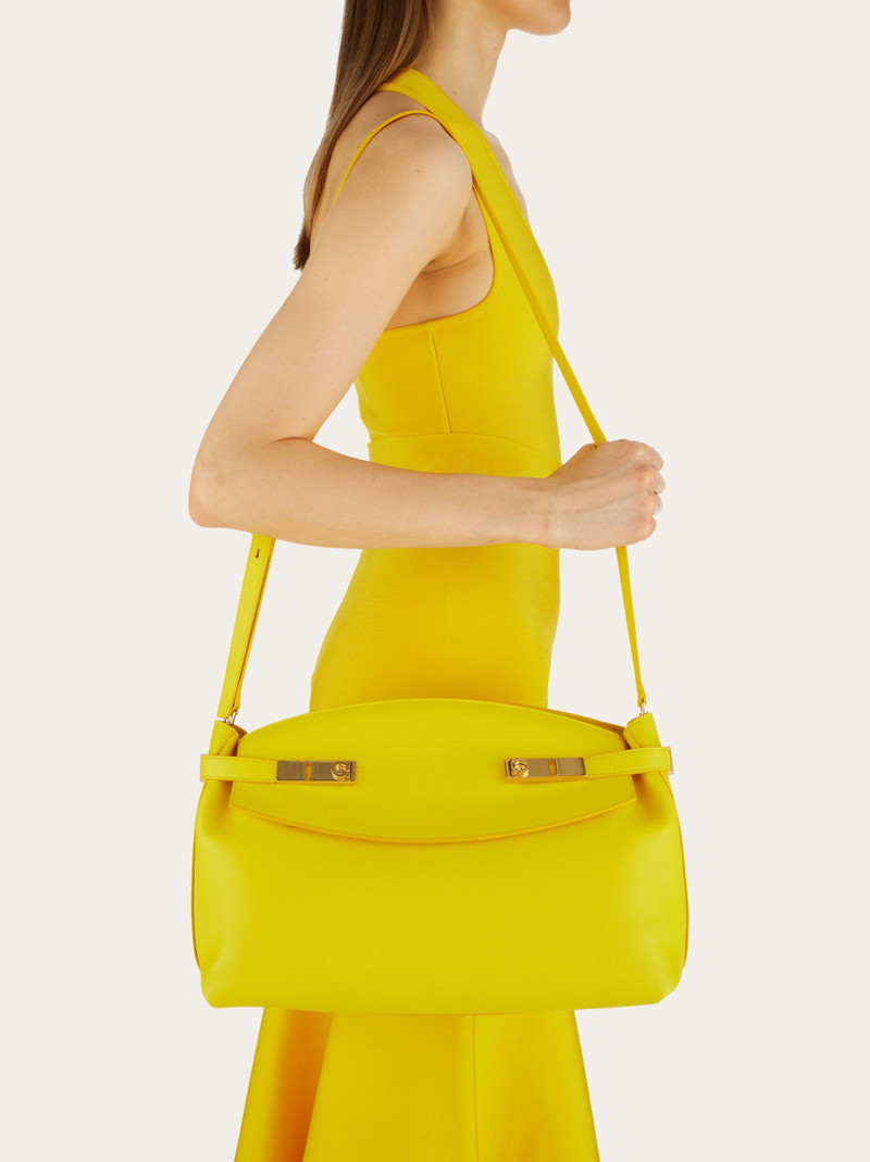 FERRAGAMO Hug pouch (L) outlook