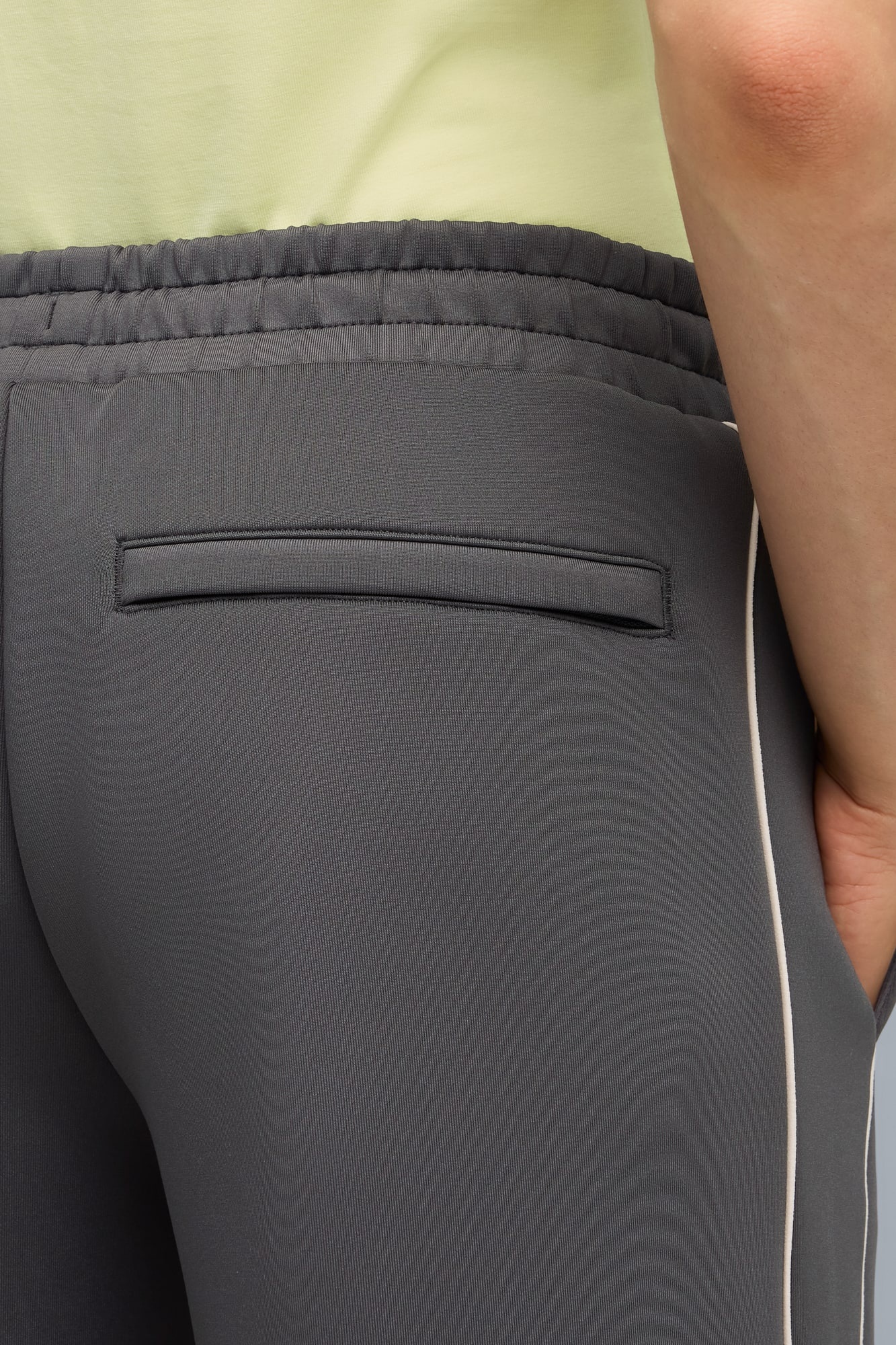T7 Track Pants Women - 7