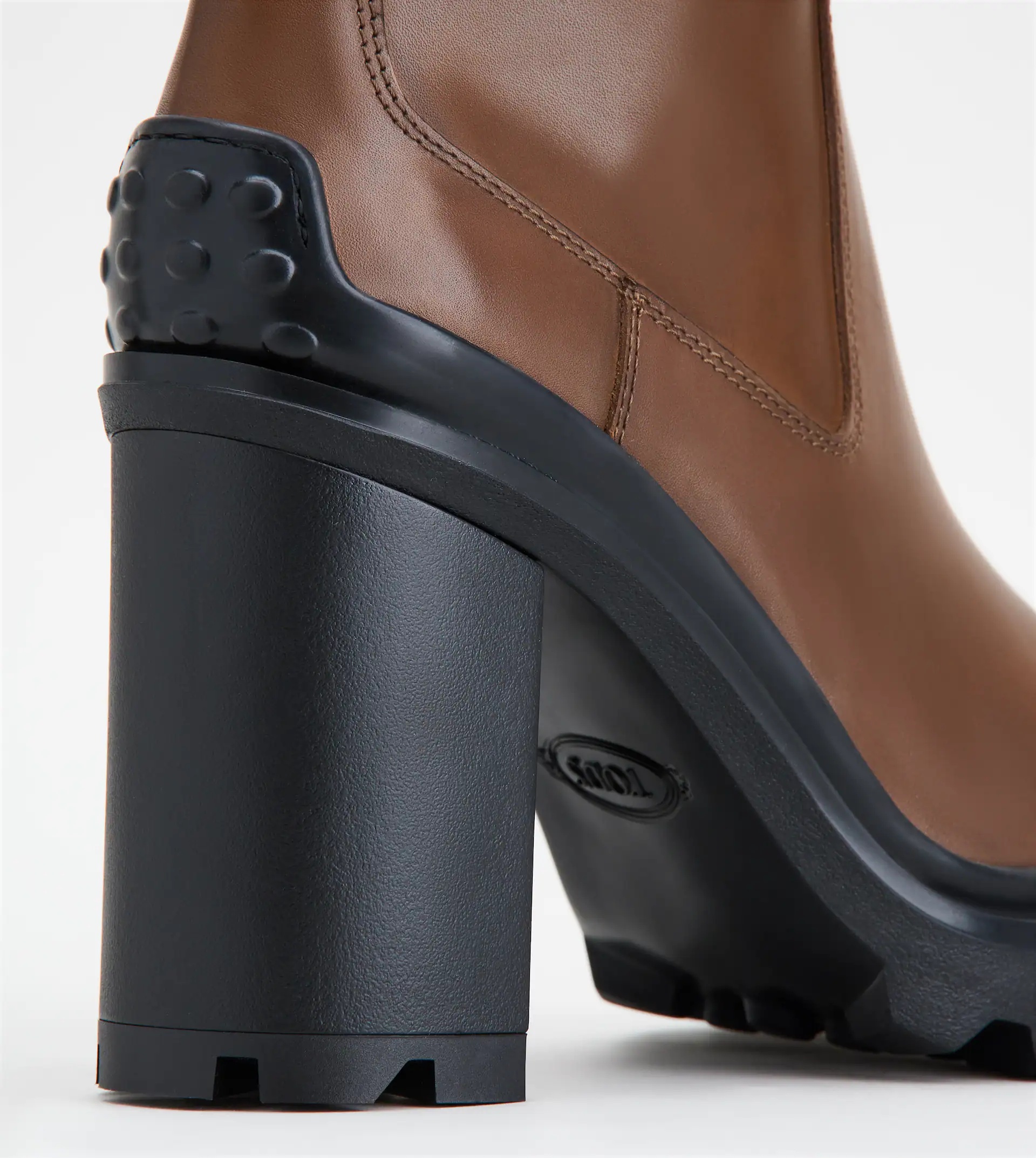 ANKLE BOOTS IN LEATHER - BROWN - 7